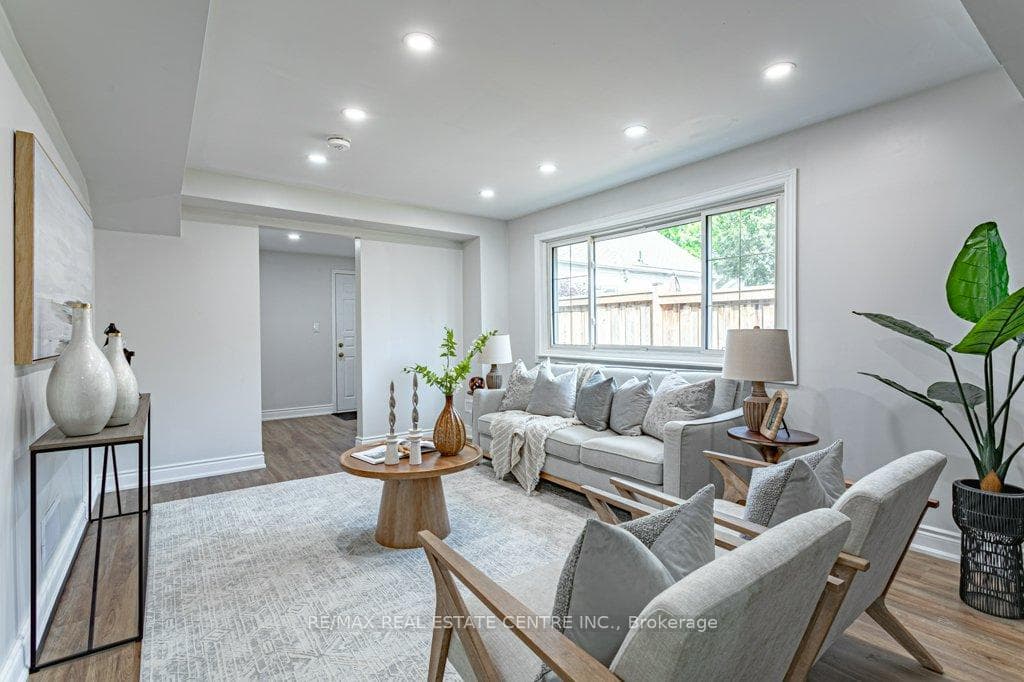 24 Appel Street photo 9