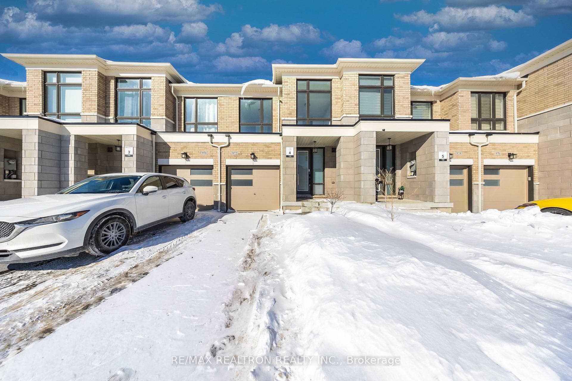 972 Crowsnest Hollow Avenue photo 1