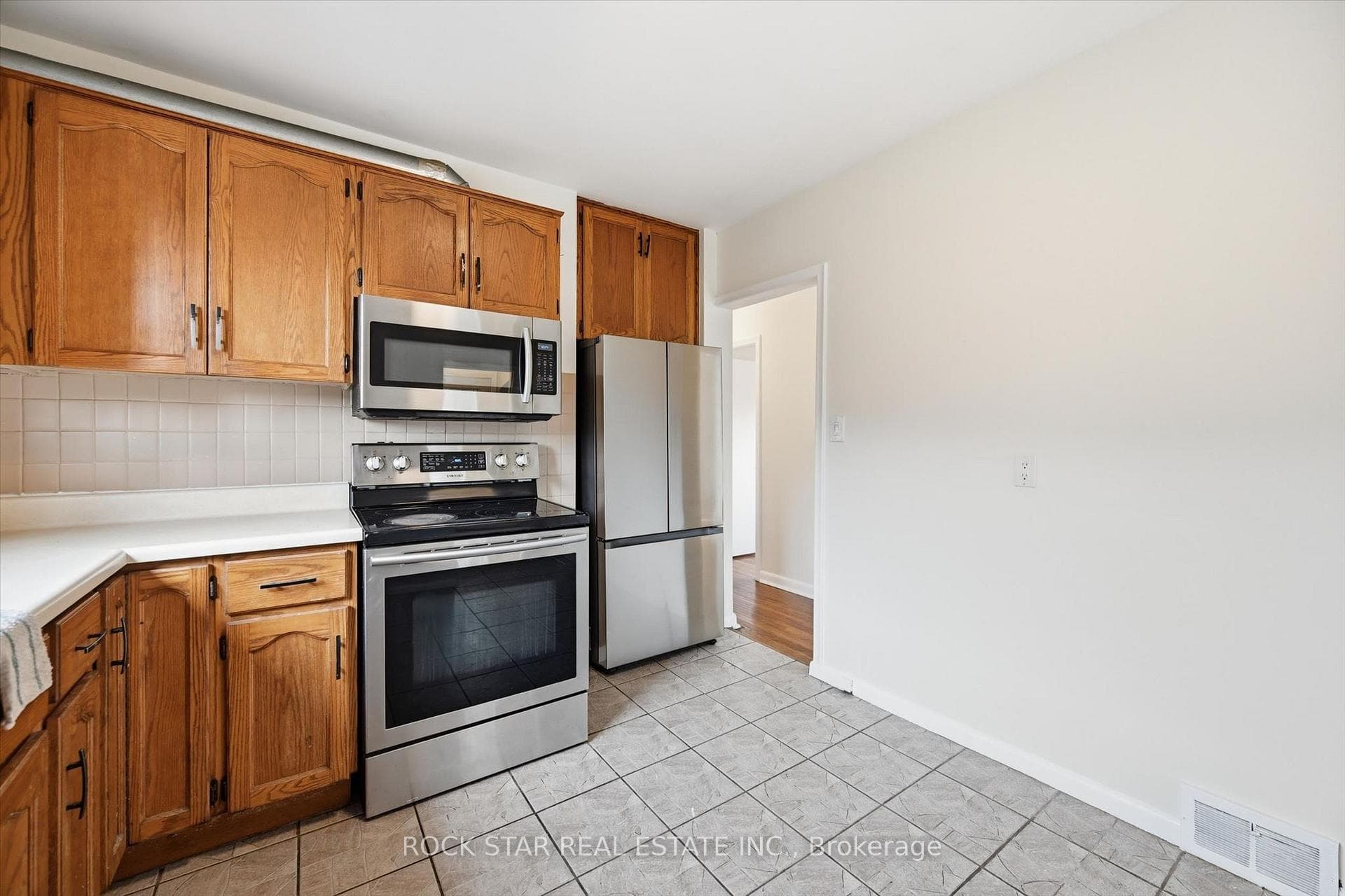 324 East 33rd Street photo 10