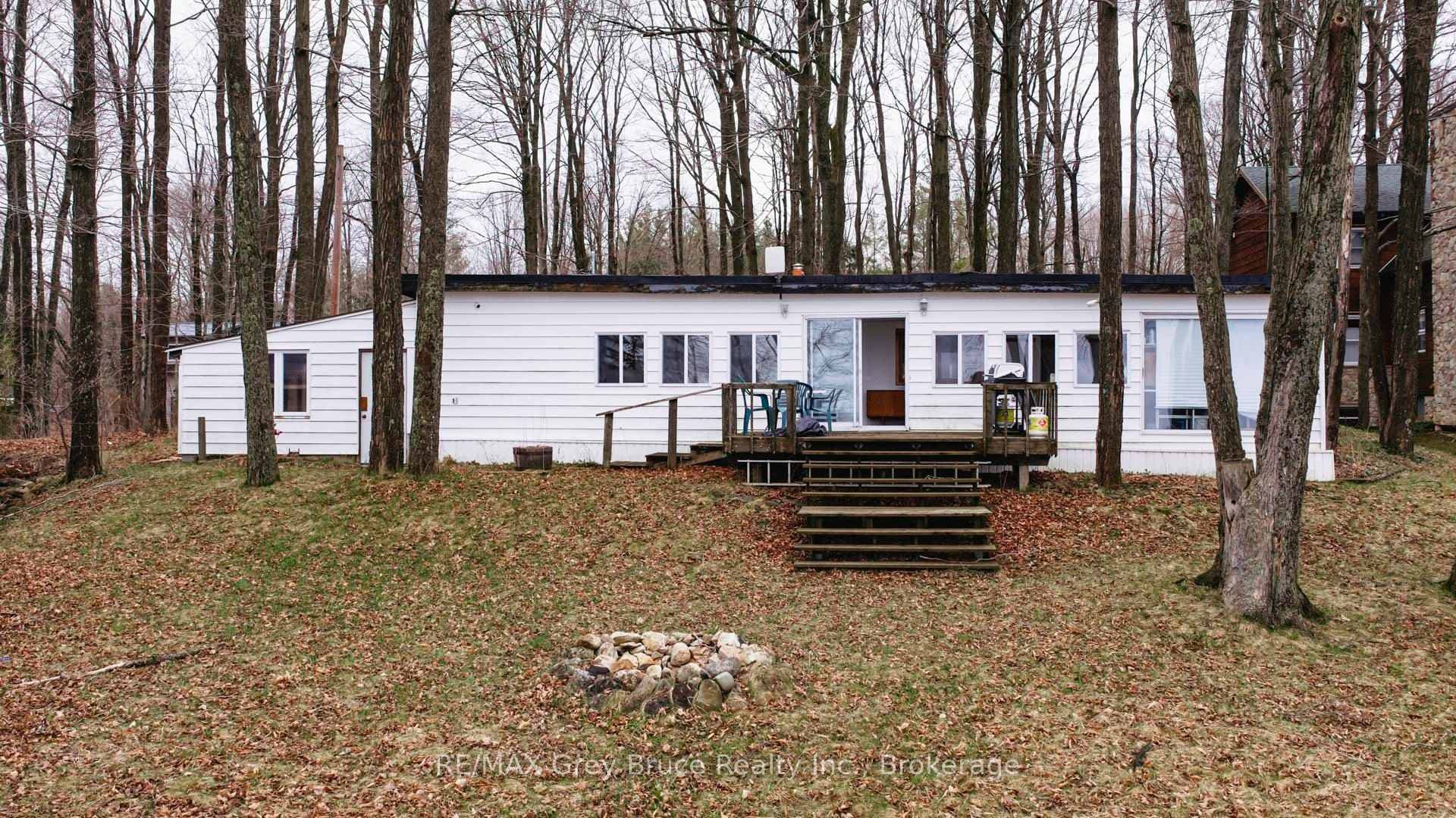 124 Stanley Drive photo 5