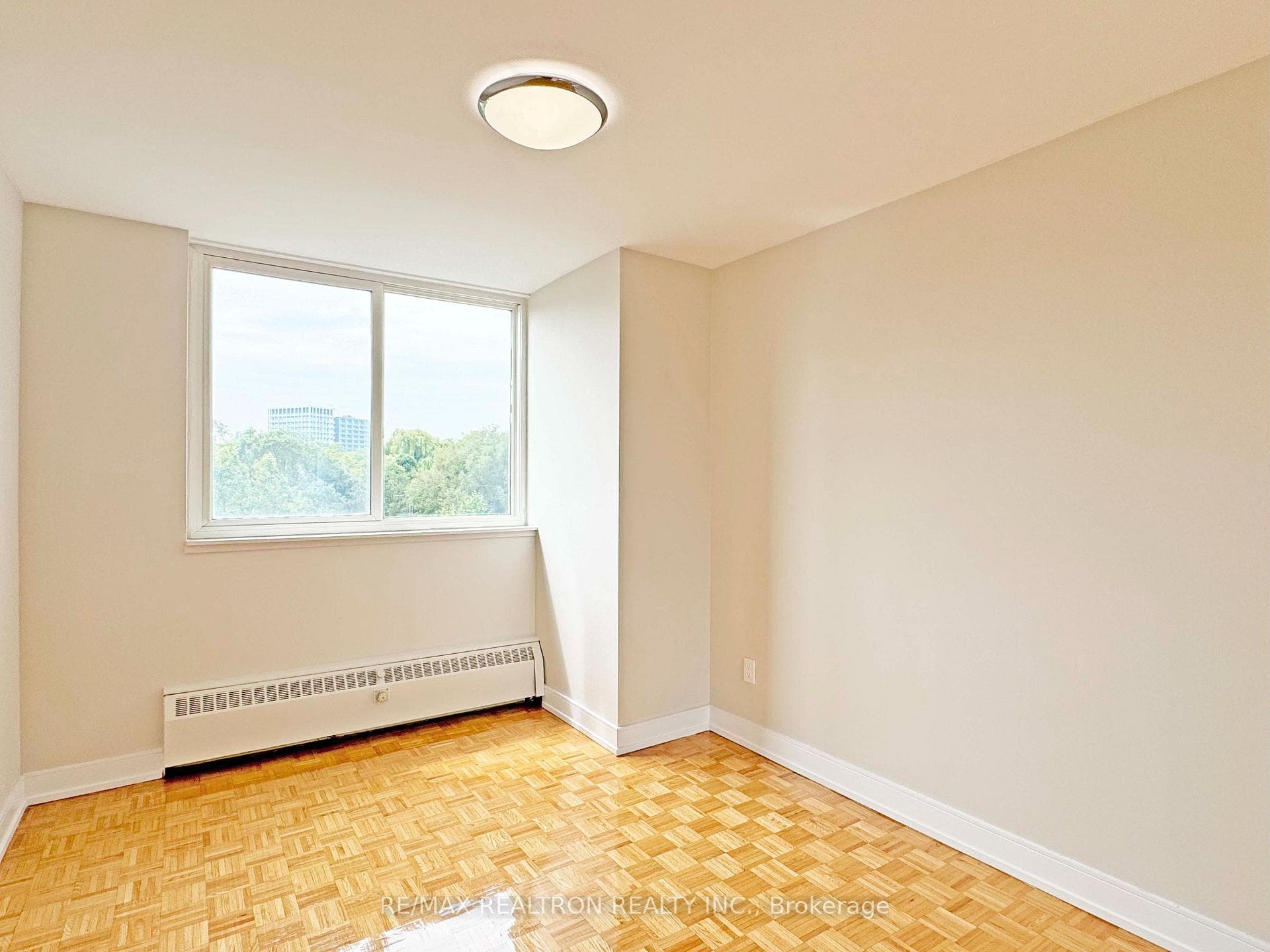 10 Shallmar Boulevard Unit 607 photo 13