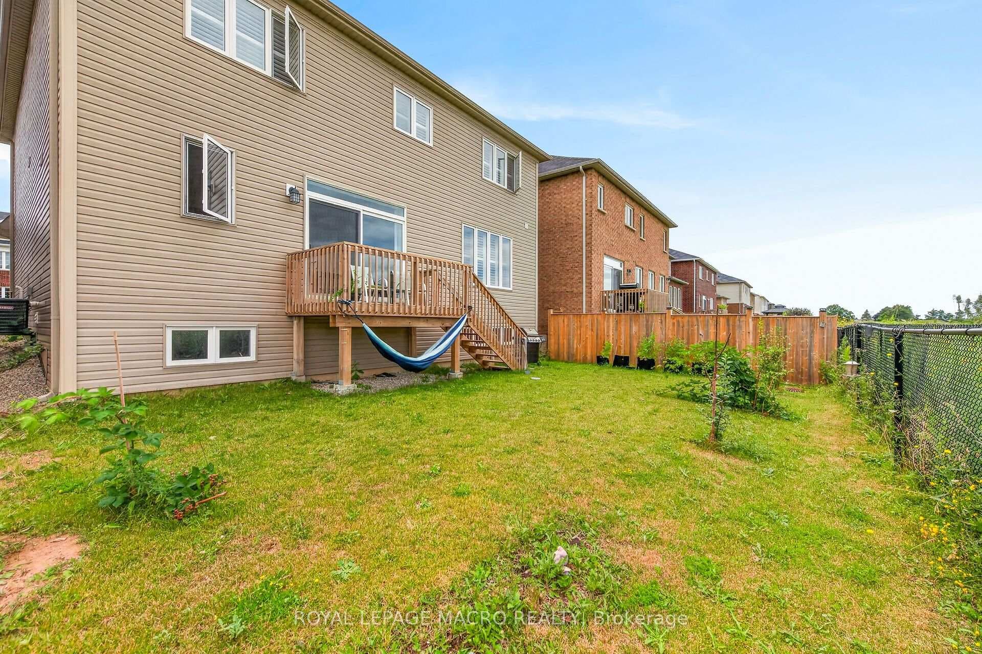 76 McWatters Street photo 43