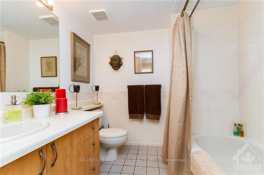 160 GEORGE Street Unit 1405 photo 18
