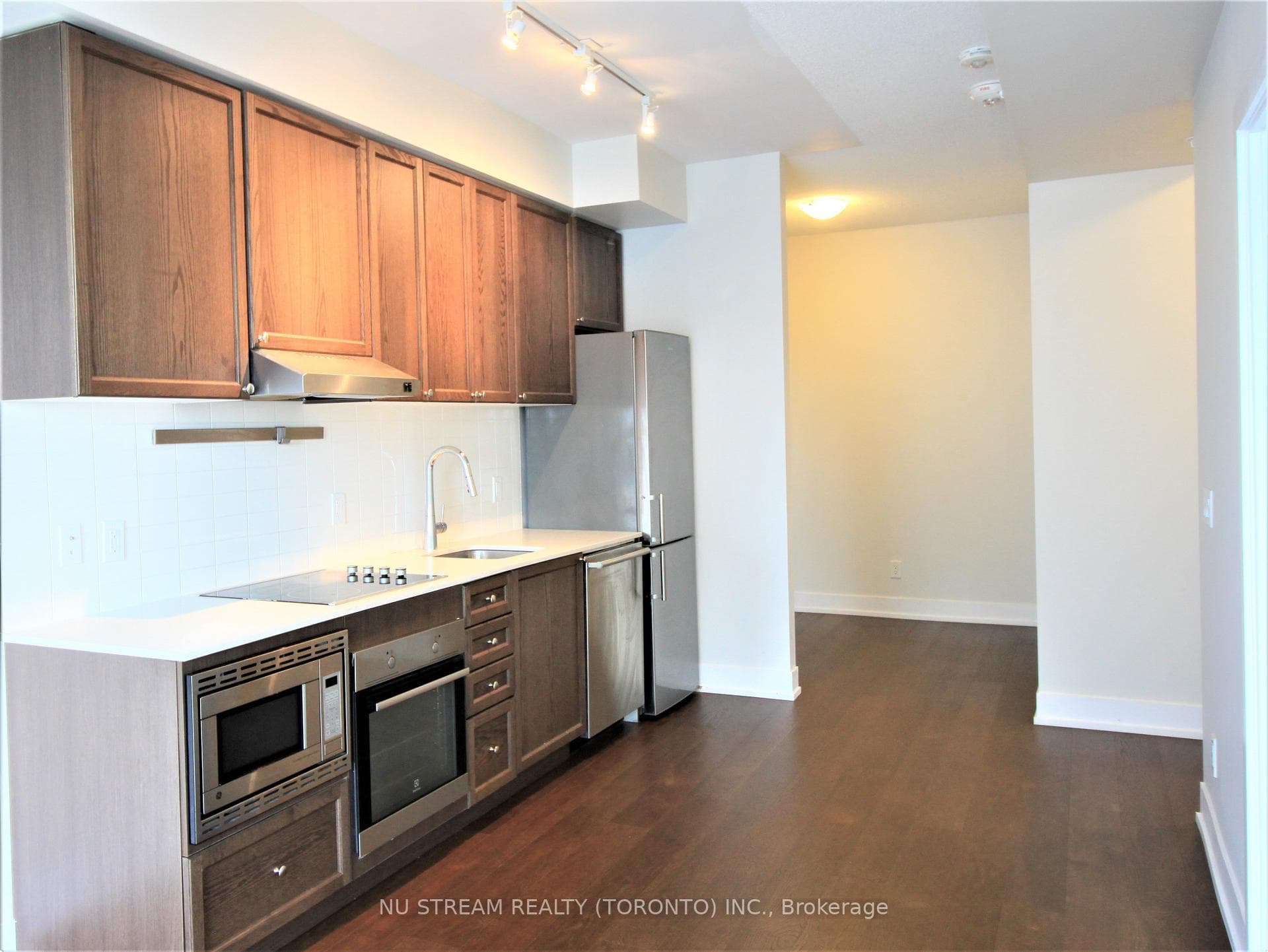 7 Kenaston Gardens Unit 507 photo 6