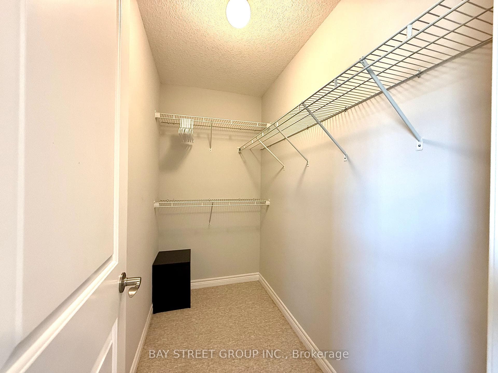 17 Bethune Avenue photo 8