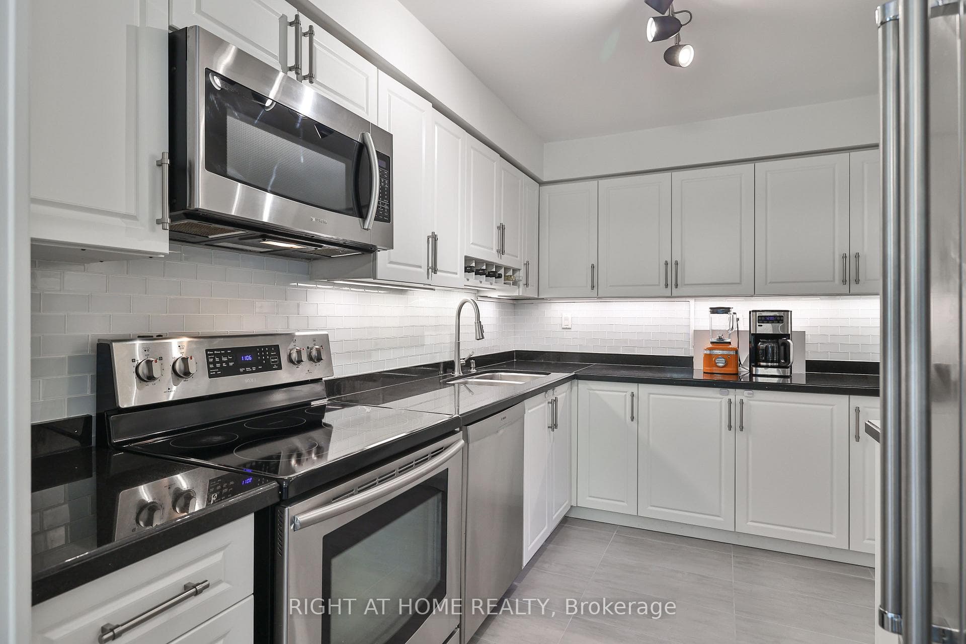 4635 Regents Terrace Unit 61 photo 8