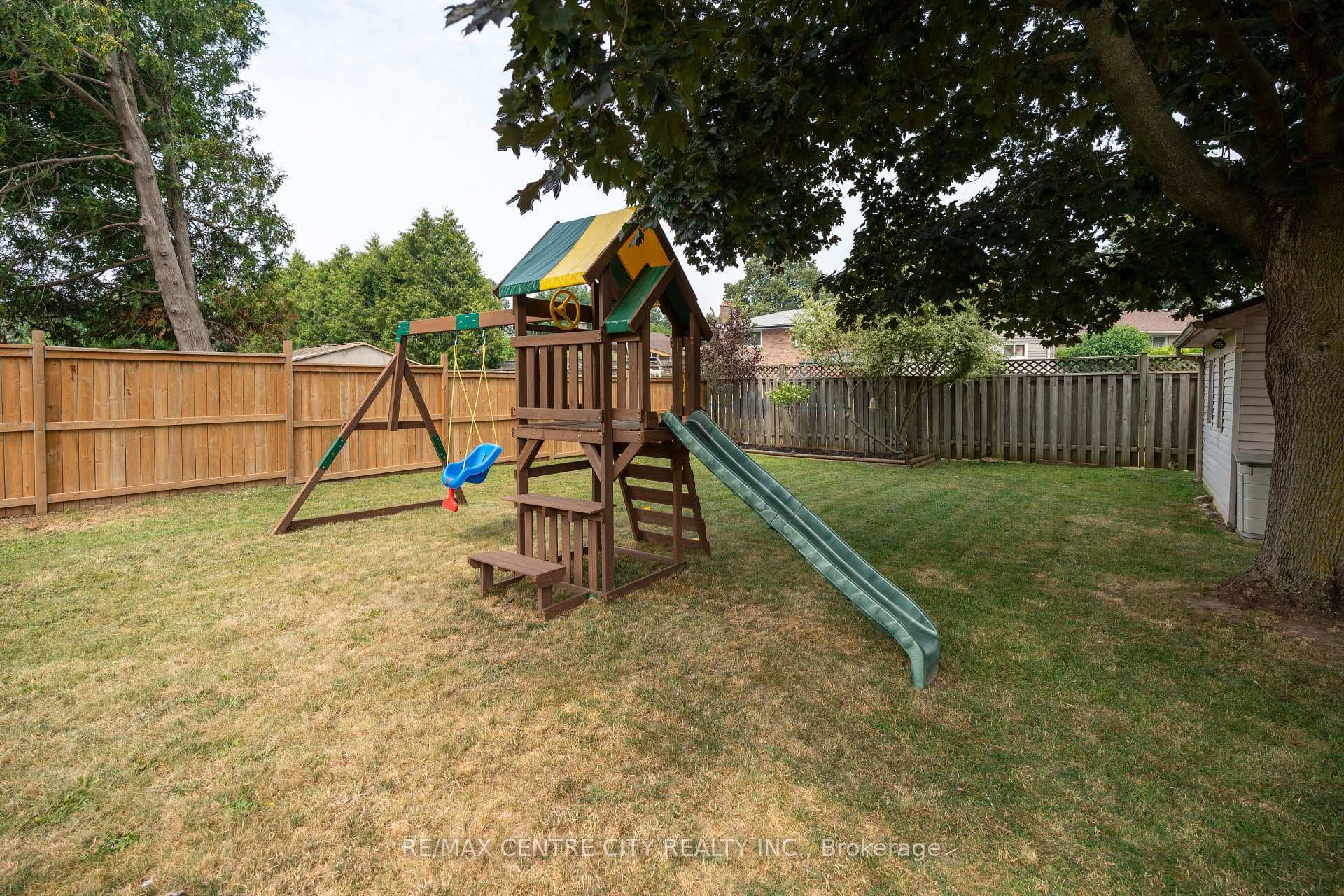 366 Hudson Drive photo 43