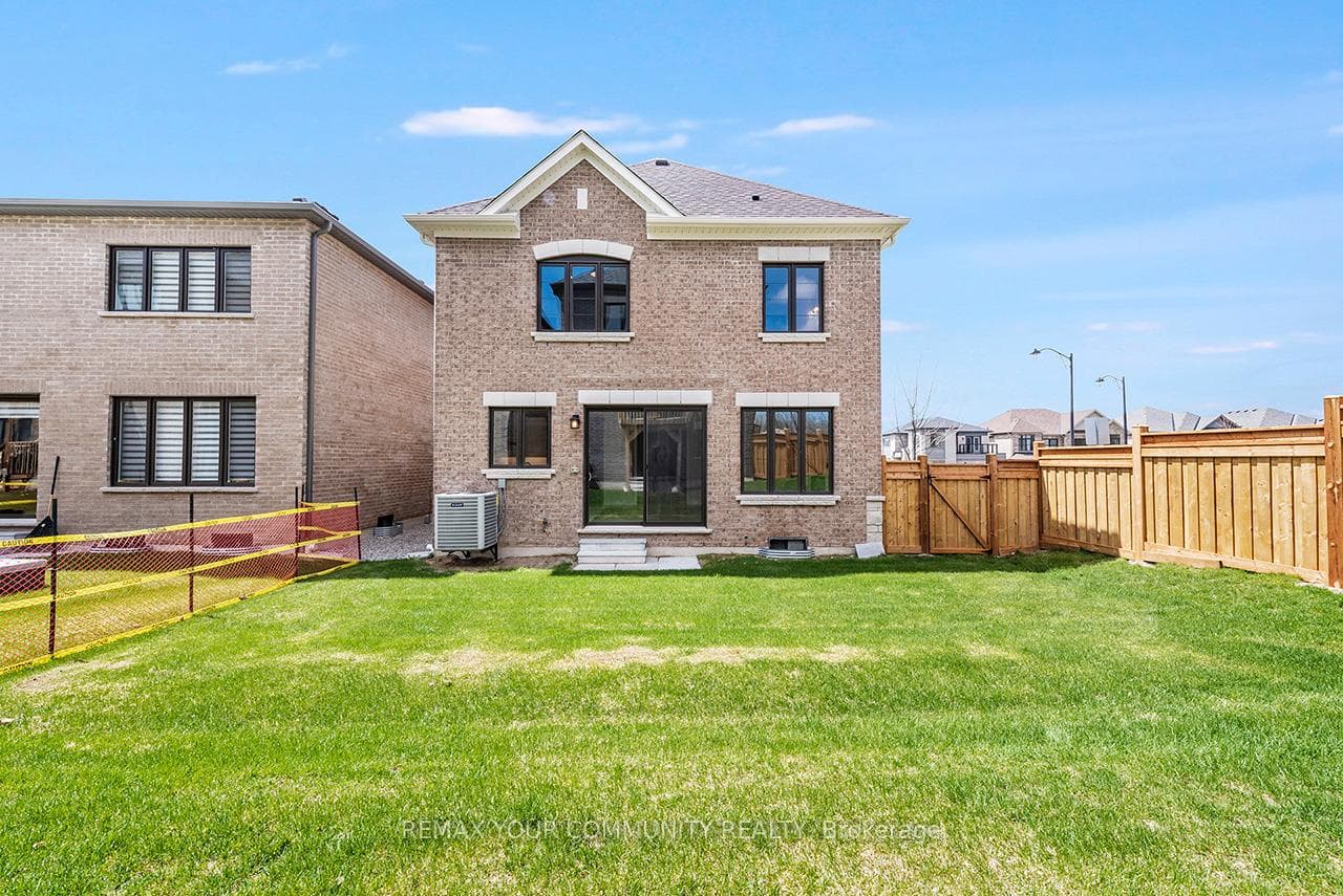 73 Bearberry Road photo 4