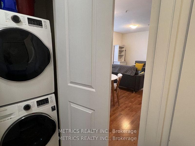 459 Kerr Street Unit 201 photo 9