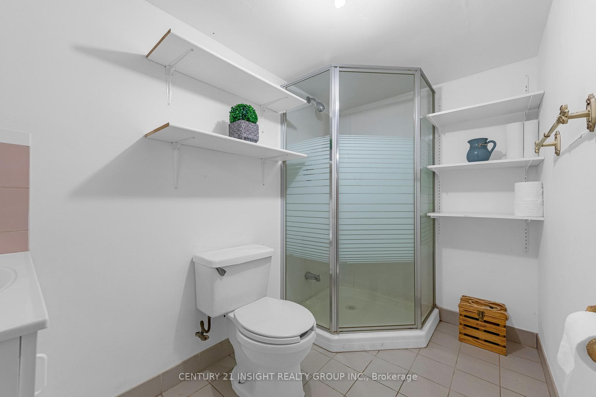 155 Walter Avenue photo 23