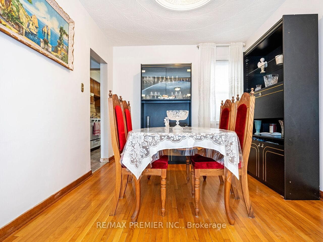85 Earlscourt Avenue photo 10