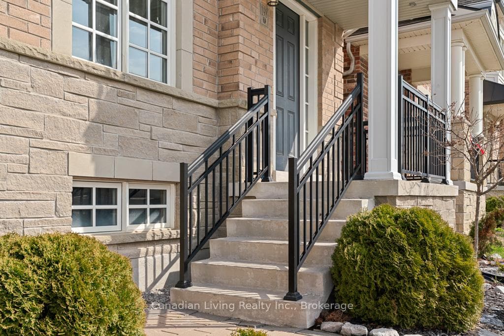 198 Paradelle Drive photo 4