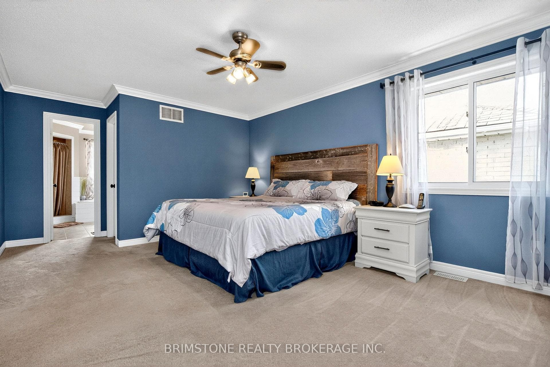 Huge primary bedroom