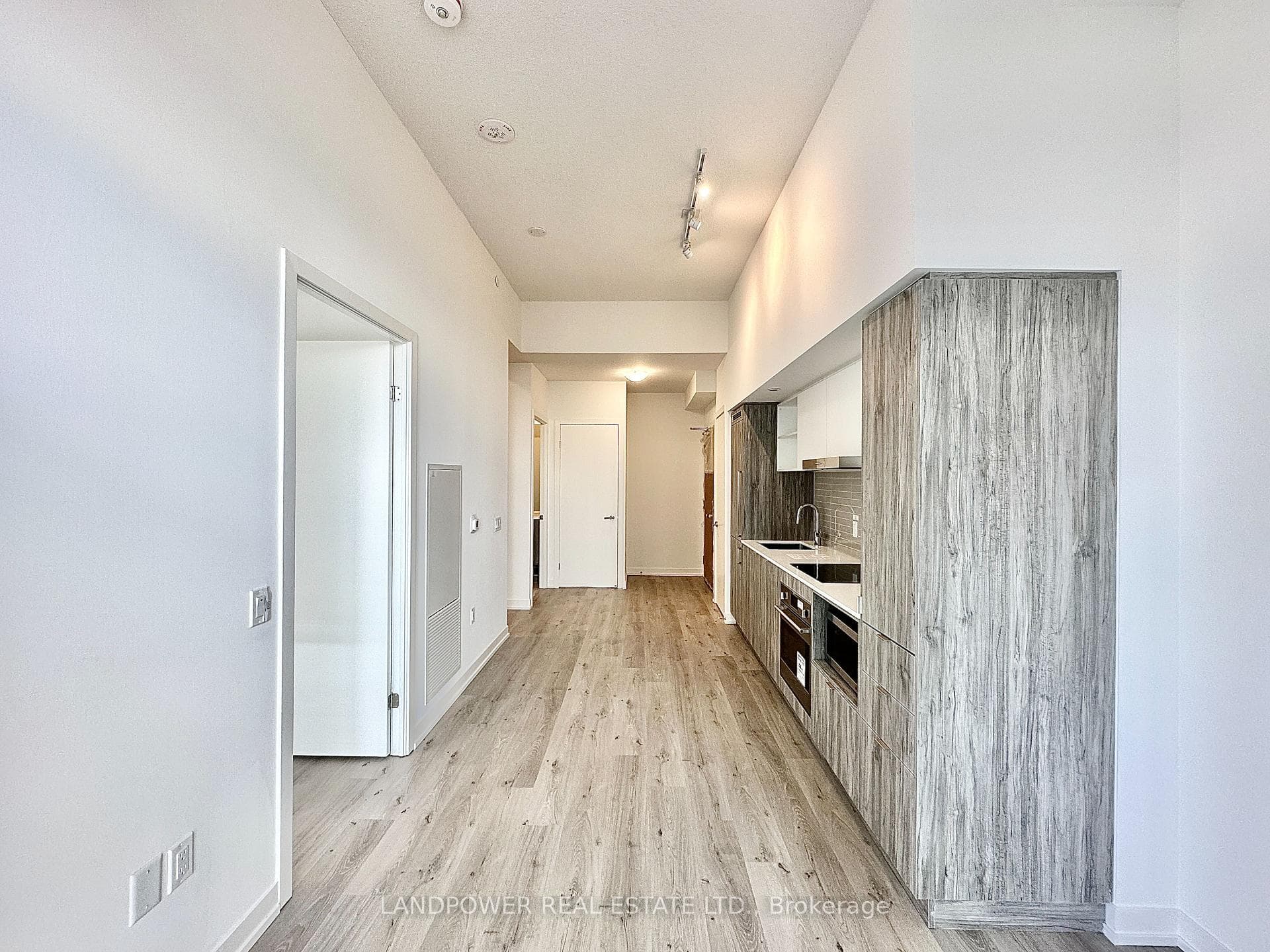 138 Downes Street Unit 1208 photo 4
