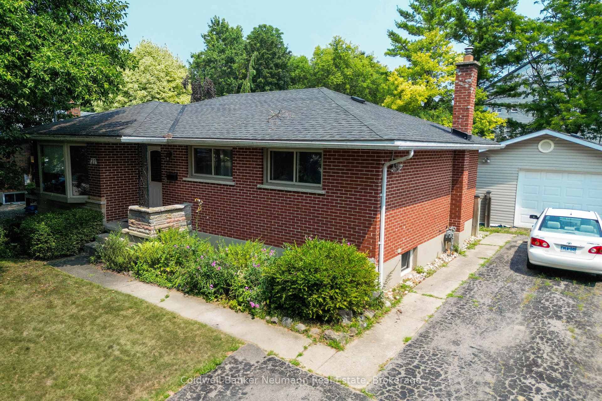 27 Julia Drive Unit Upper photo 1