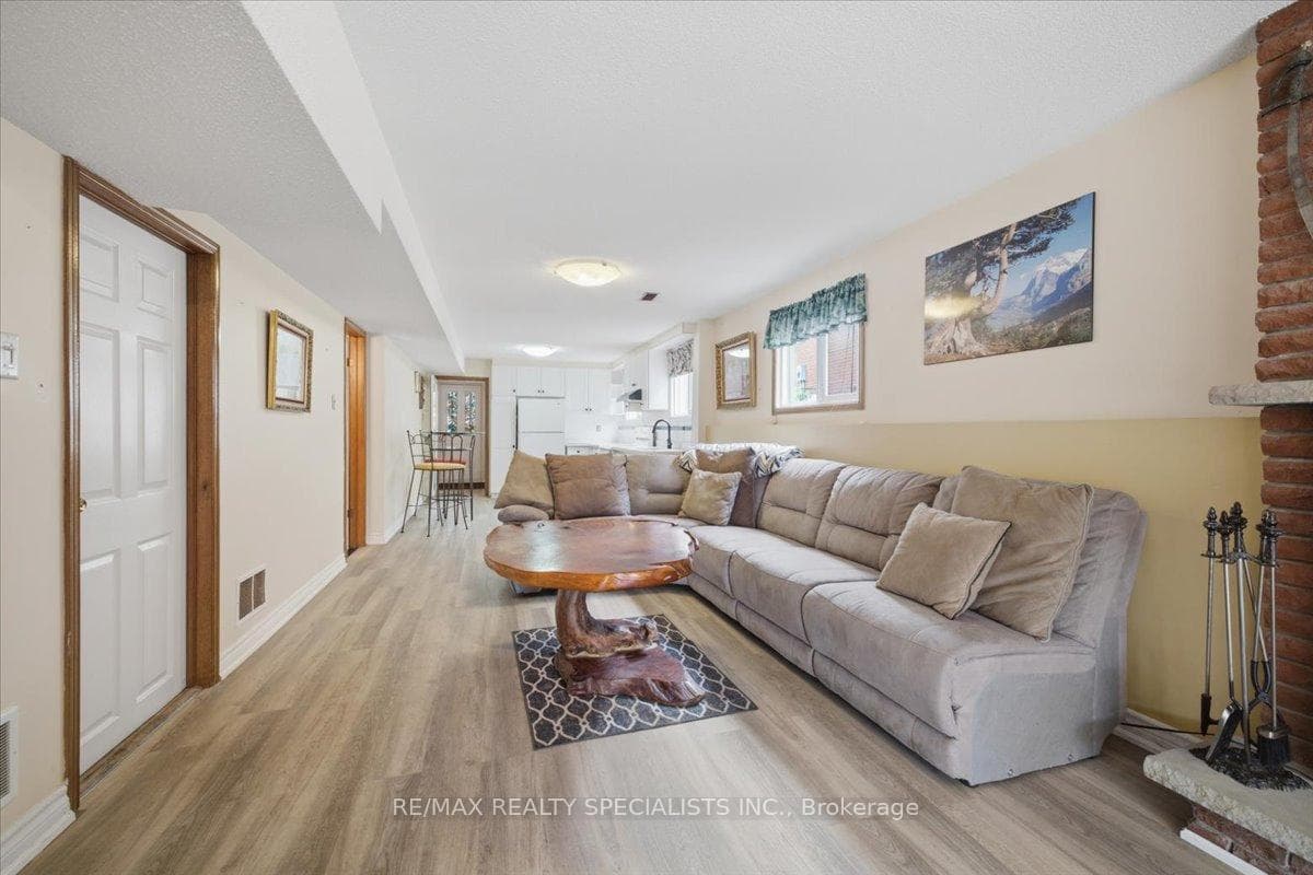 80 Chalfield Lane photo 31