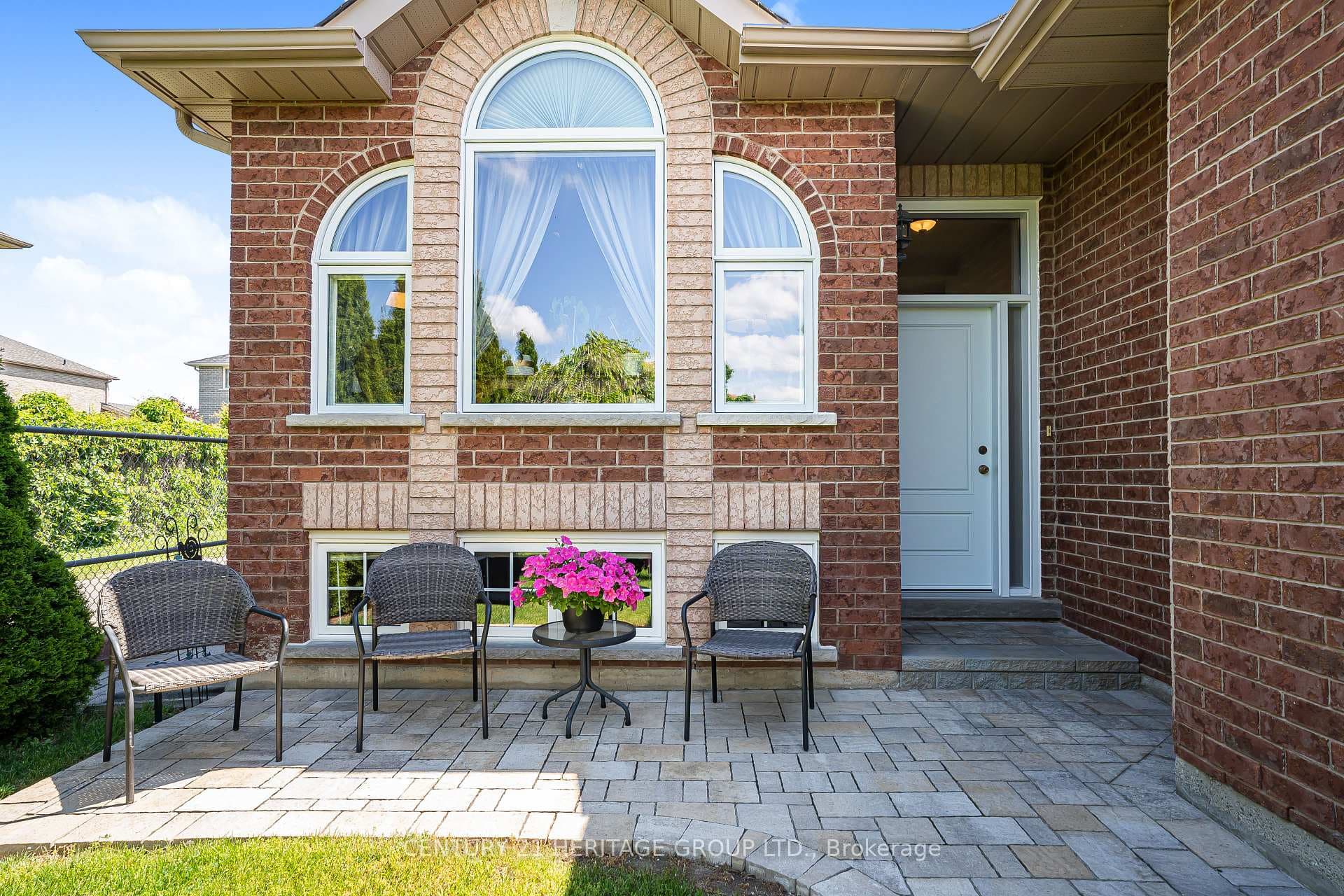77 Hodgson Drive photo 3