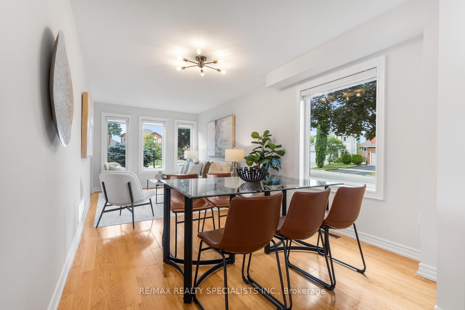 3879 Periwinkle Crescent photo 10