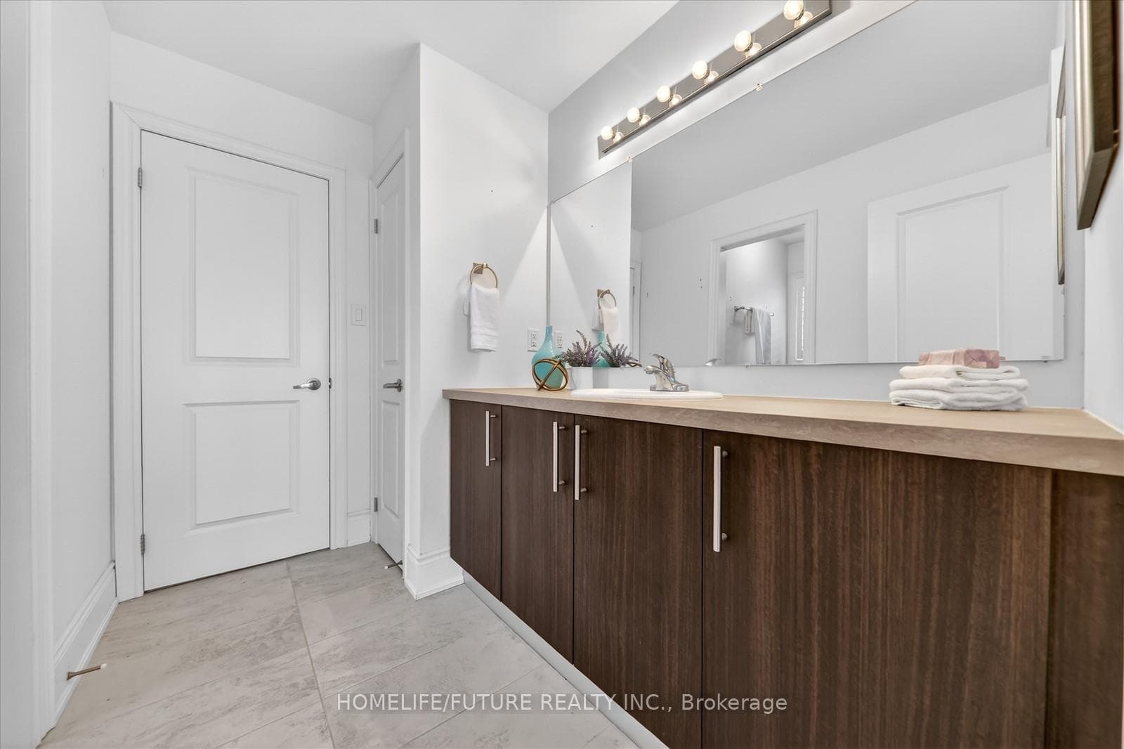 238 Lyle Drive photo 21