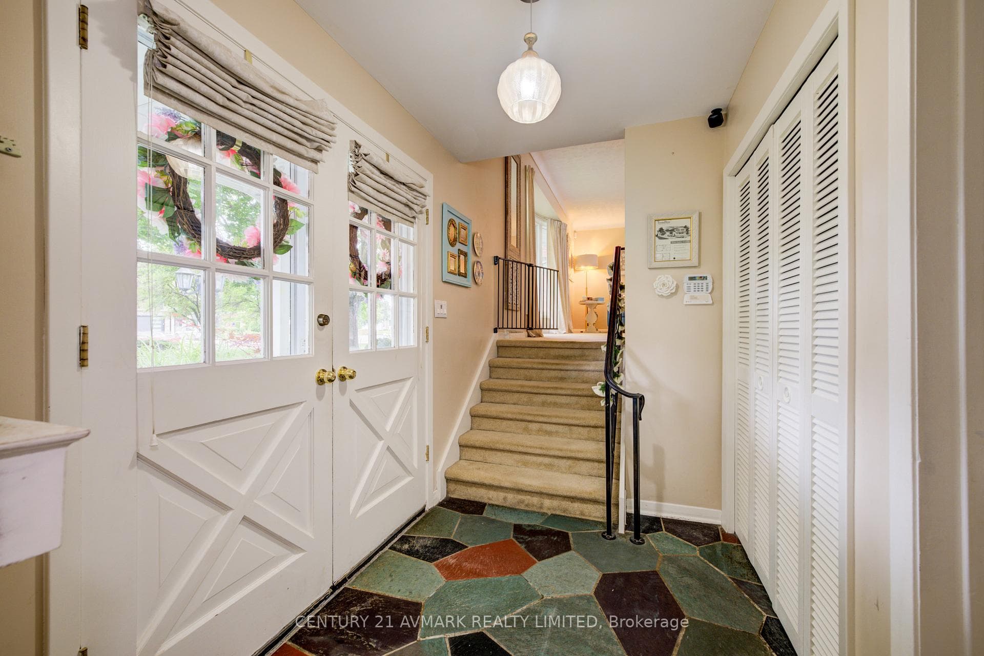 163 Lakeshore Road photo 4