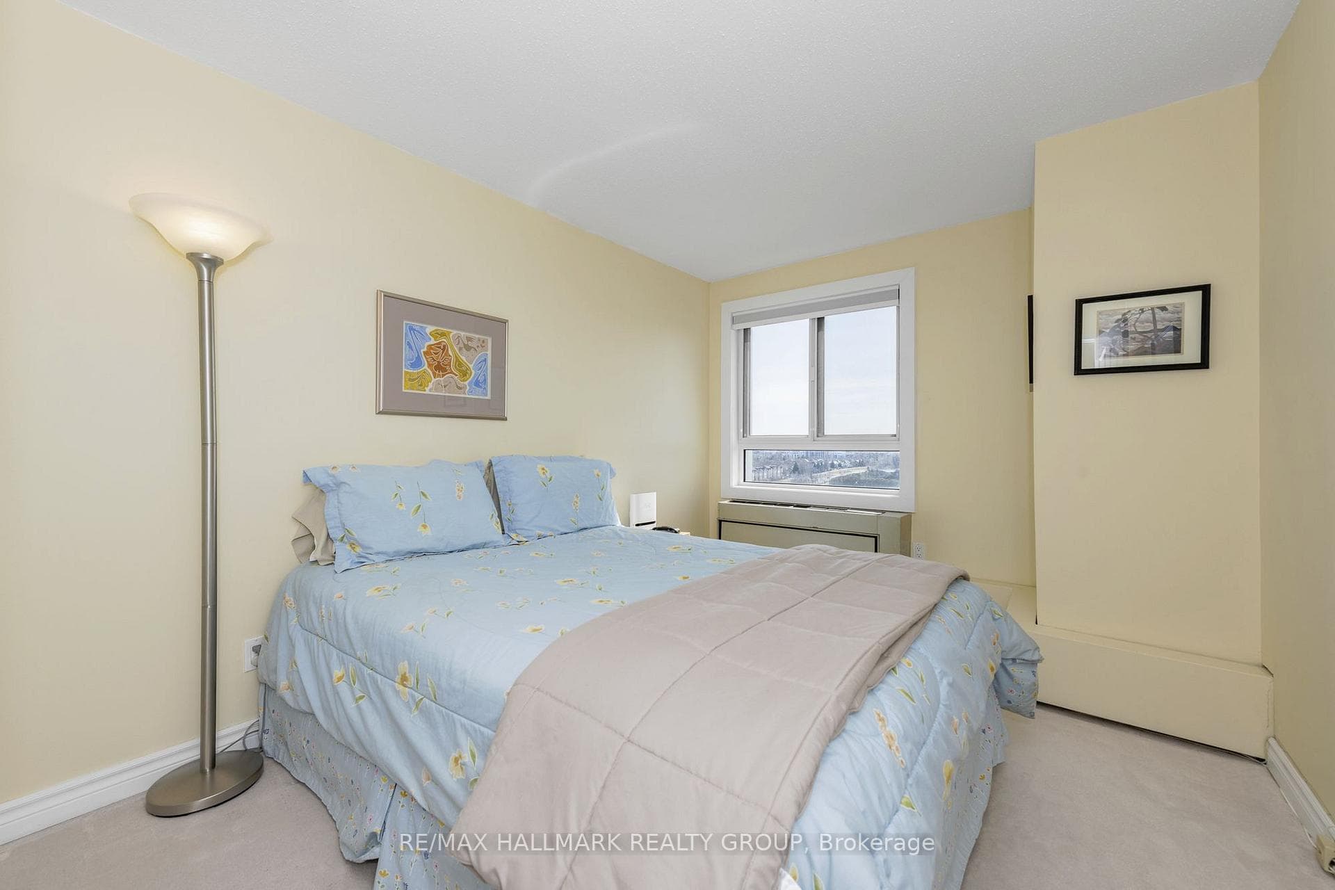 Guest bedroom