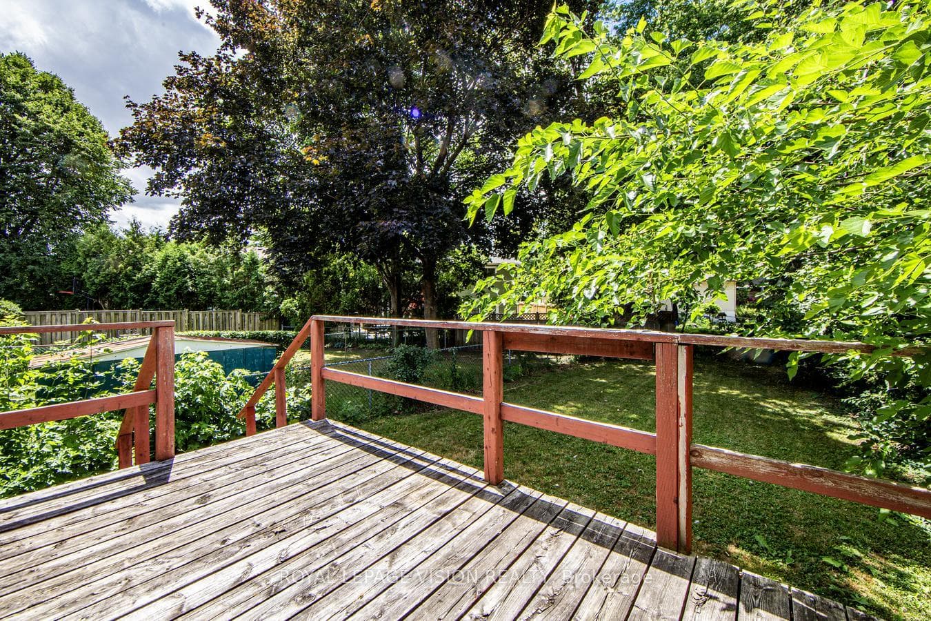 127 Freshmeadow Drive photo 40