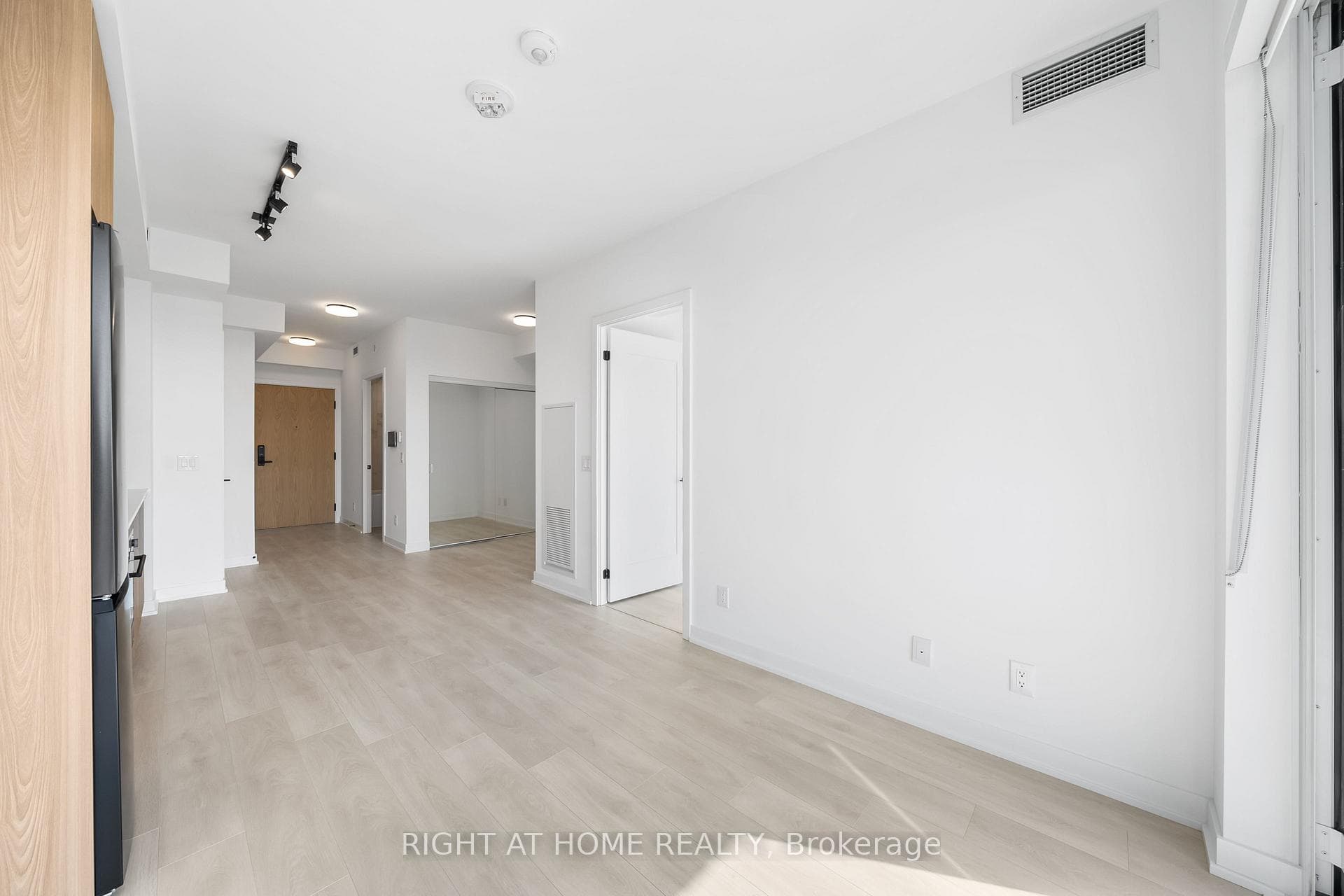 5 Defries Street Unit 2103 photo 5