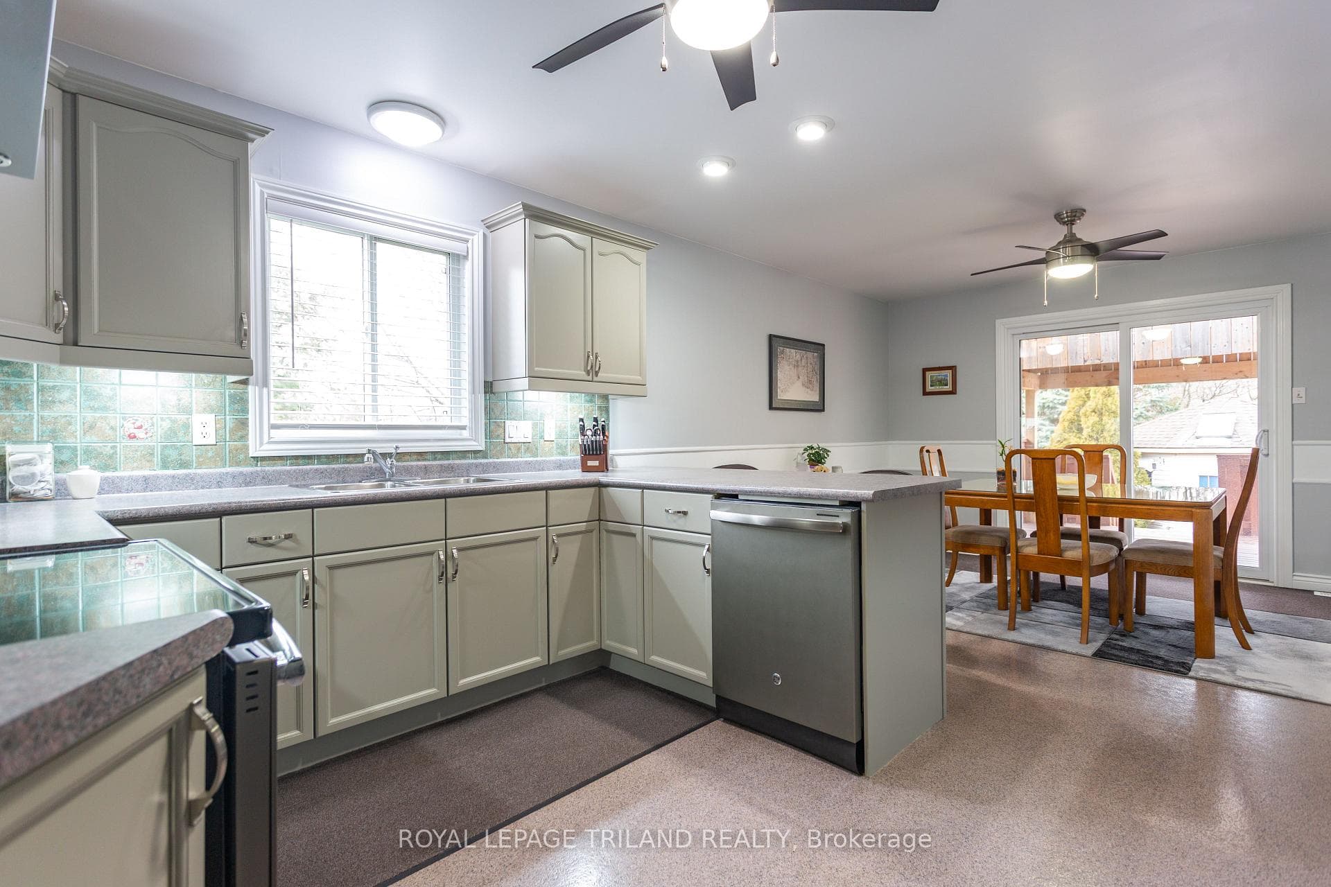 30 James Turvey Place photo 11