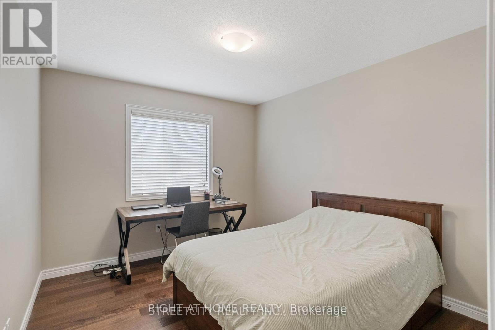 402 TANSBURY Street photo 32
