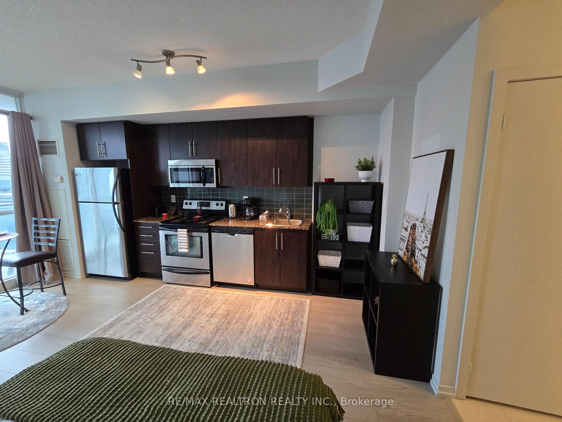 65 Bremner Boulevard Unit 3903 photo 4