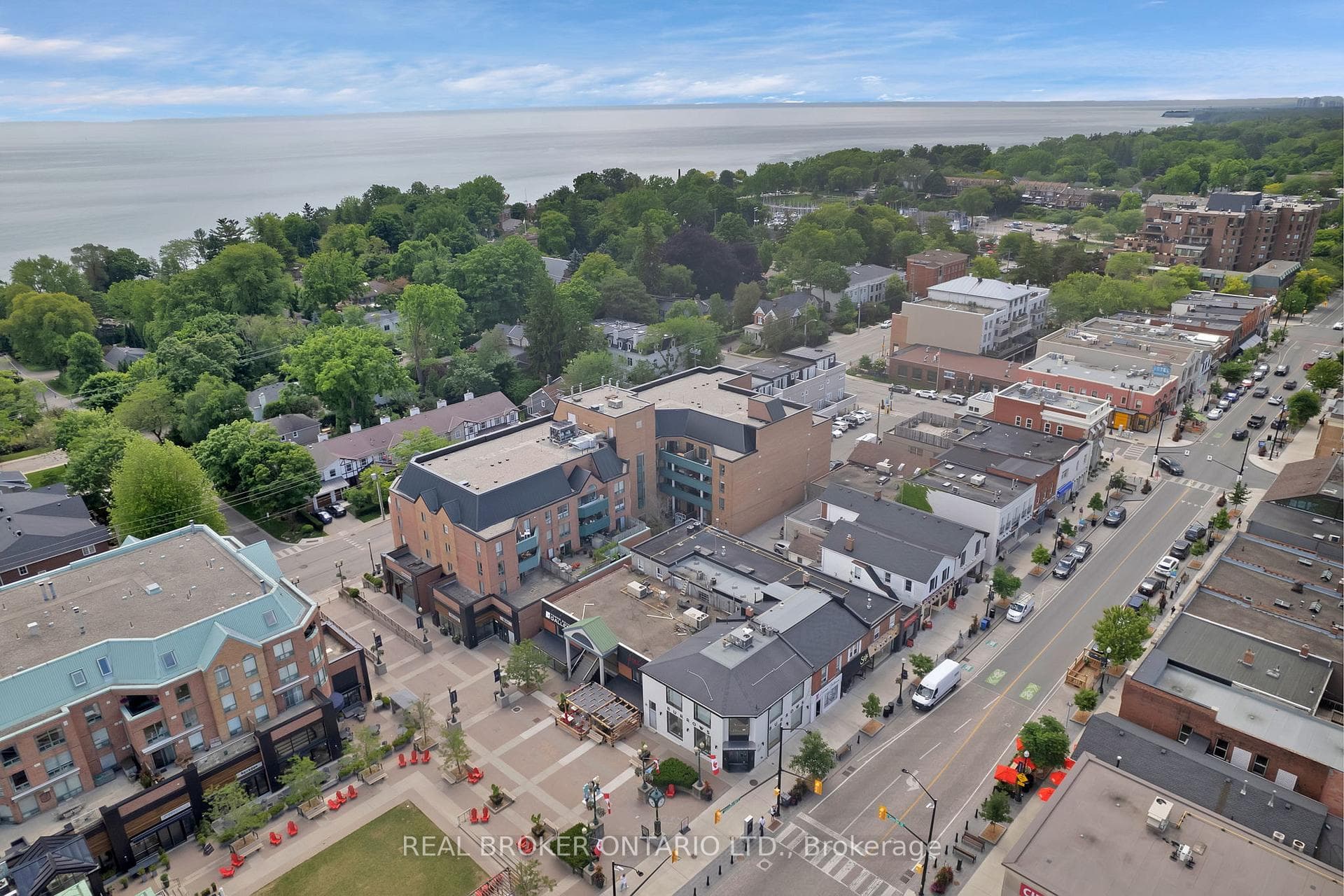 185 Robinson Street Unit 311 photo 28