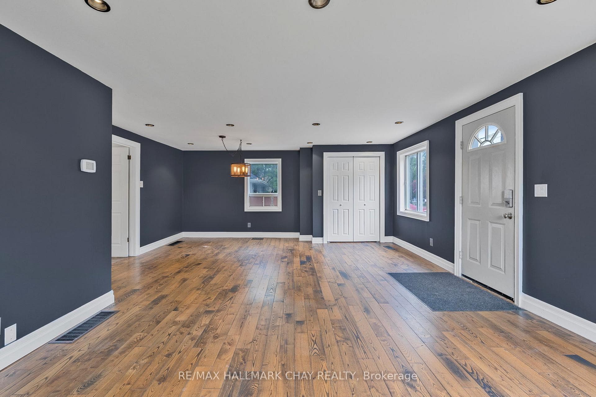3960 Front Street photo 4