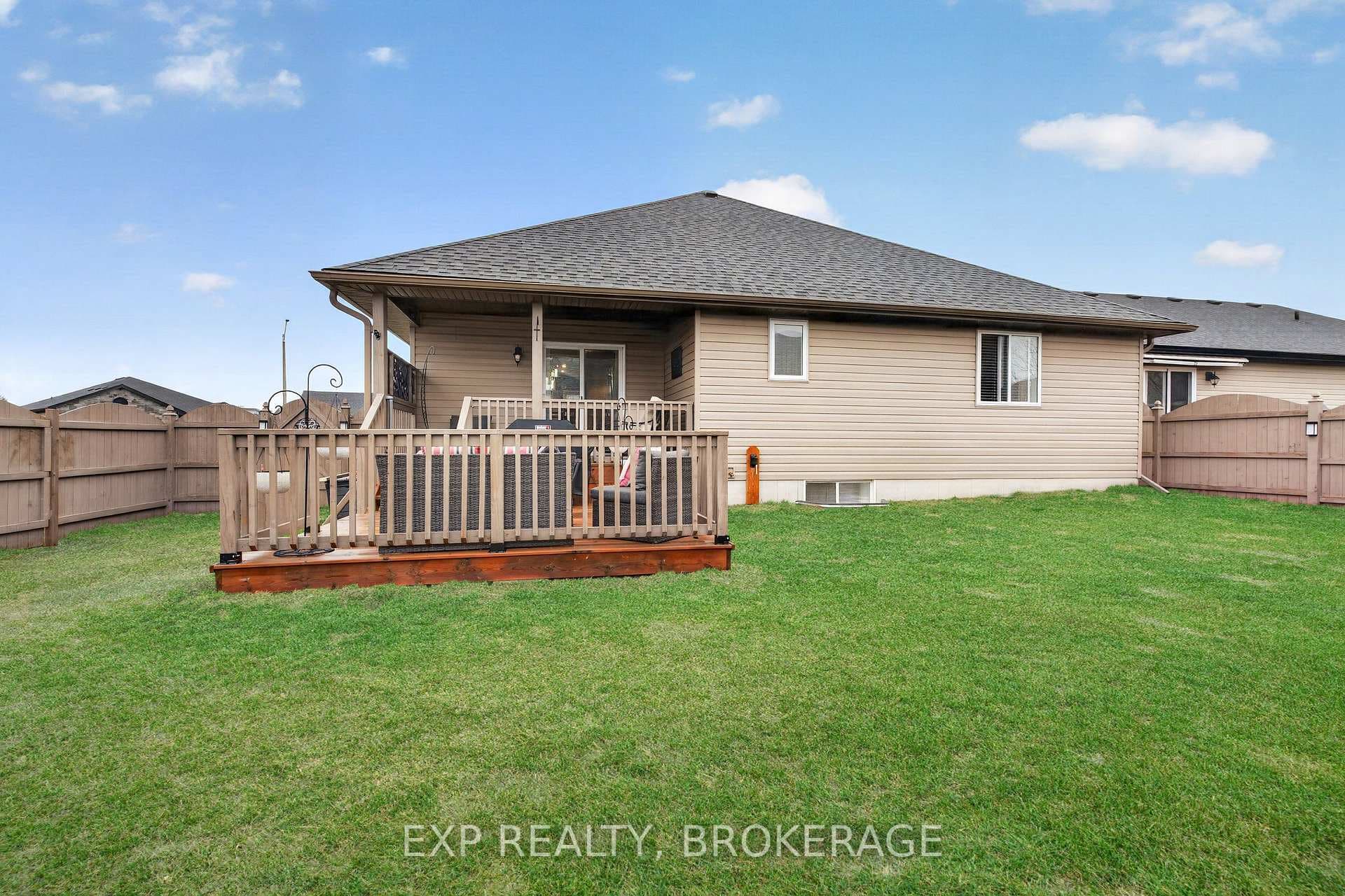 79 DEACON Place photo 32