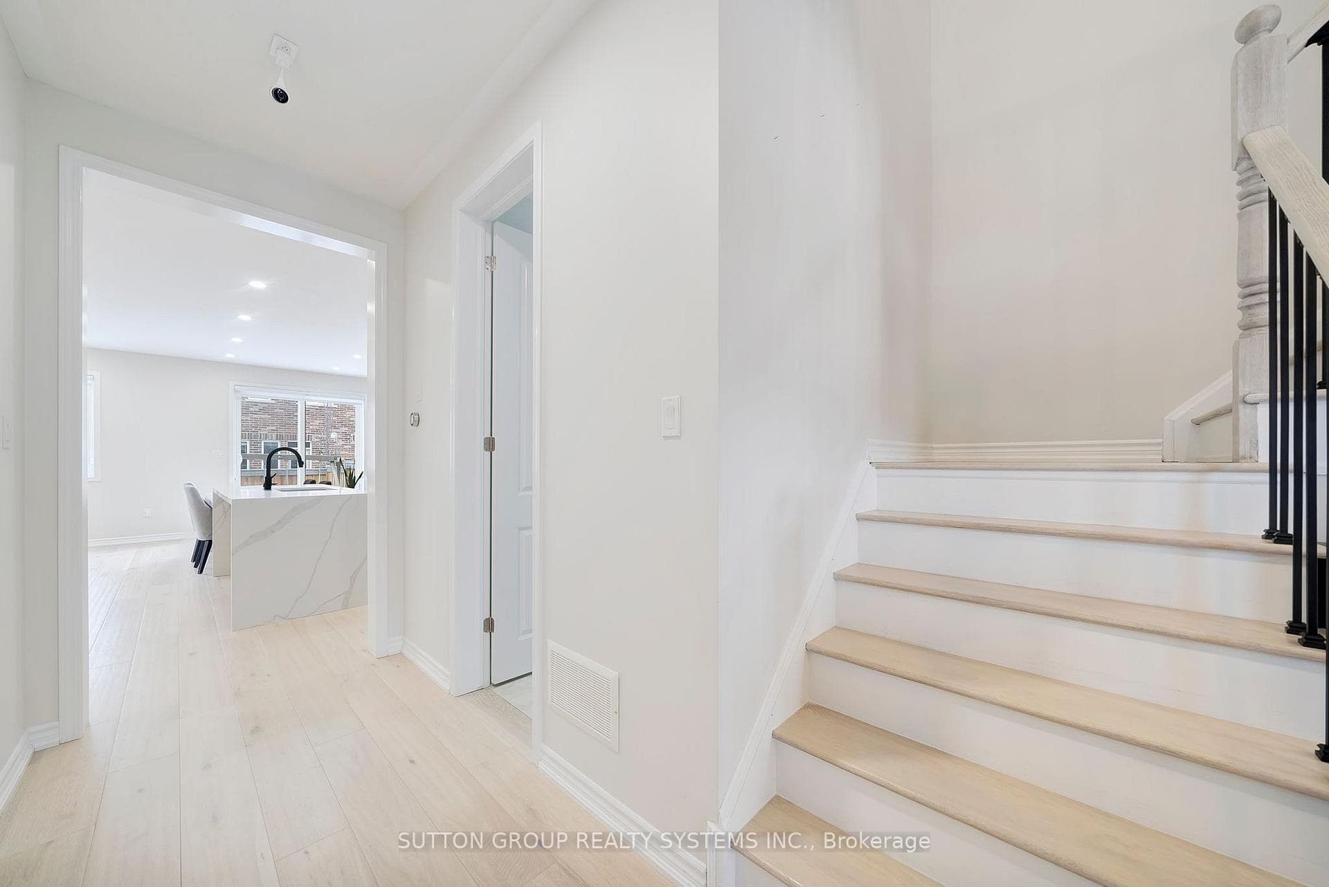 152 Beaveridge Avenue photo 16
