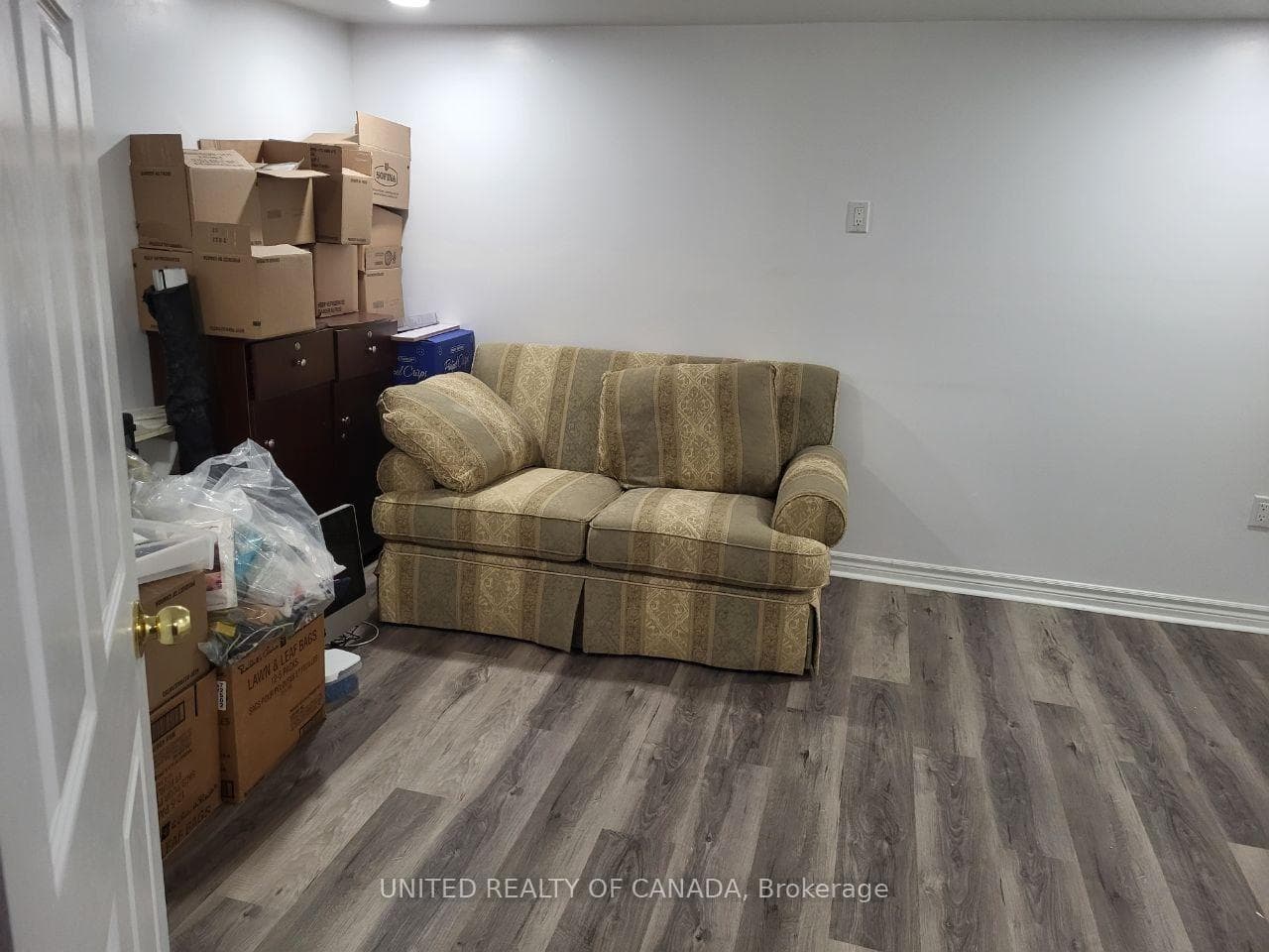 93 Wellington Street photo 16