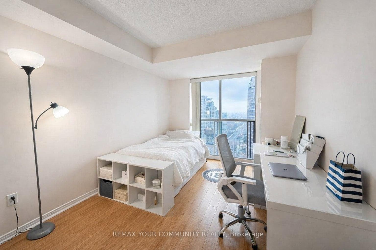 3 Pemberton Avenue Unit 1903 photo 15