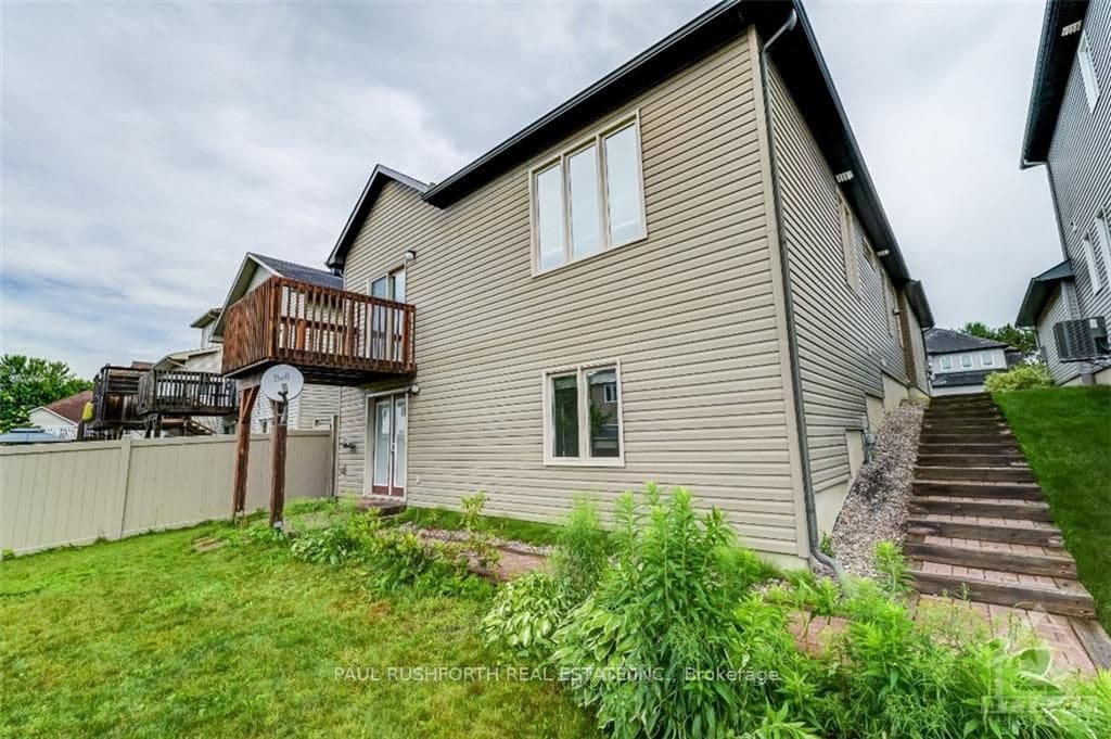 249 TOPAZE Crescent photo 20