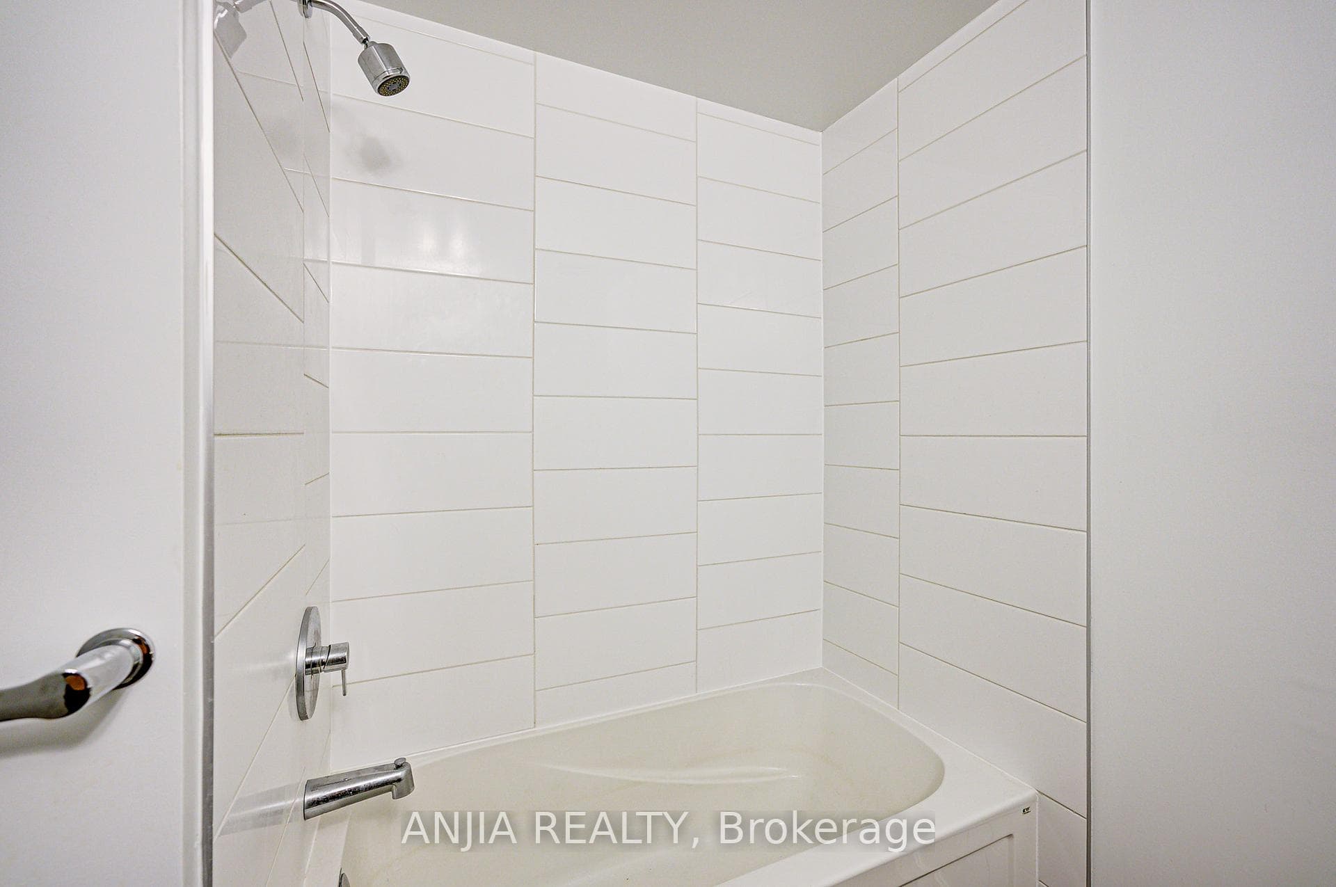 50 Forest Manor Road Unit 2205 photo 18