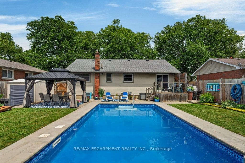 15 Roxanne Drive photo 35