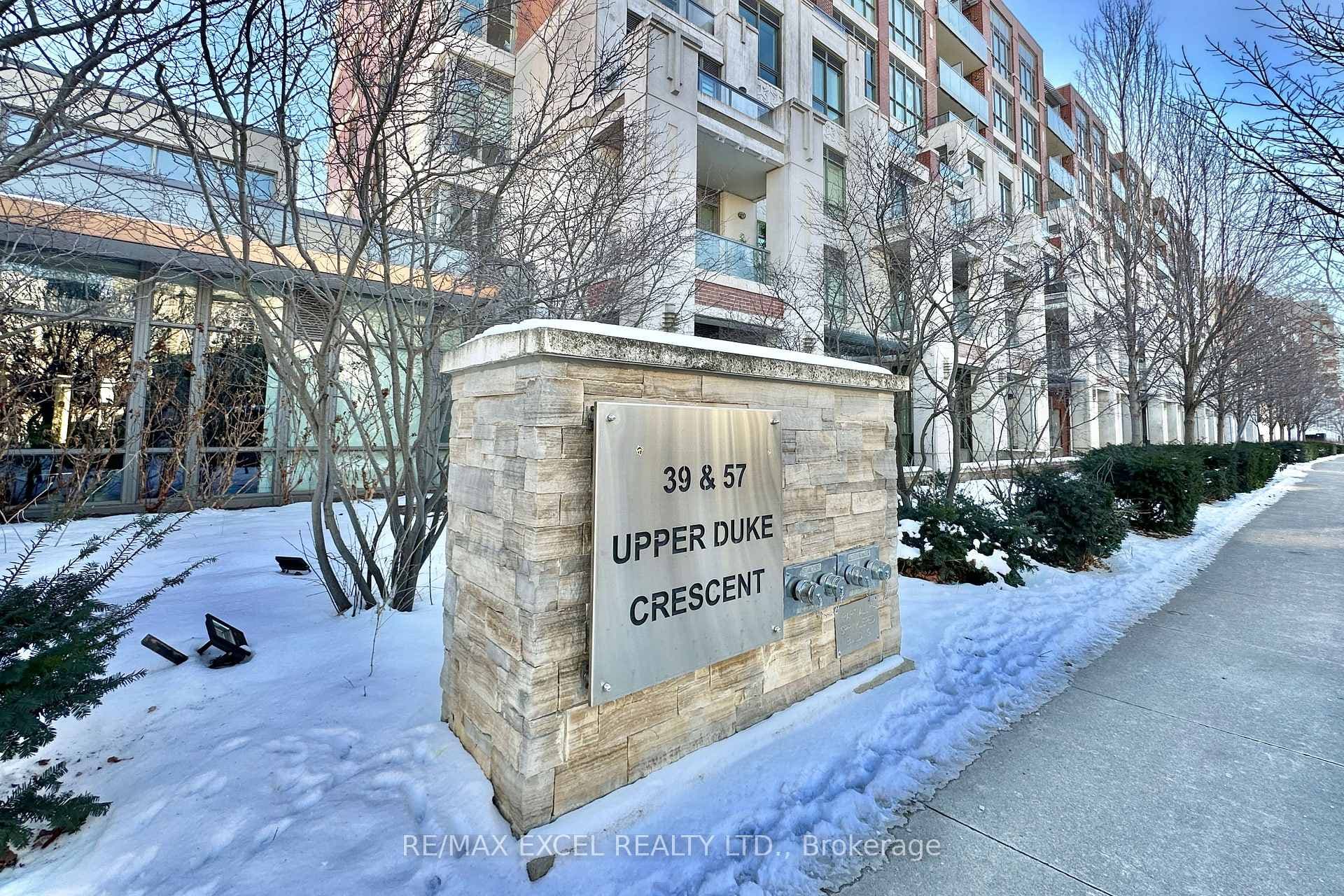 57 Upper Duke Crescent Unit 316 photo 1