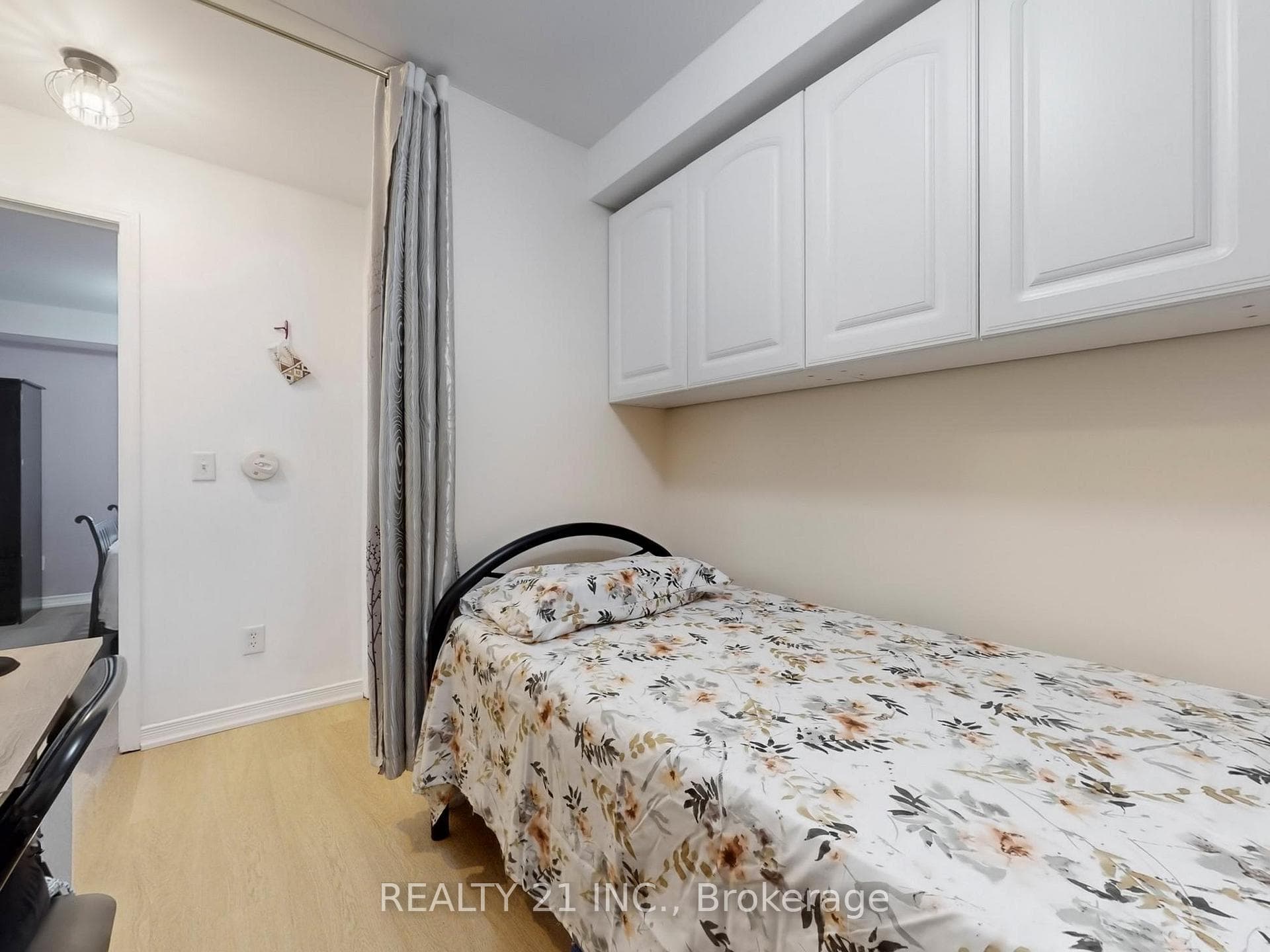 684 Warden Avenue Unit 123 photo 28
