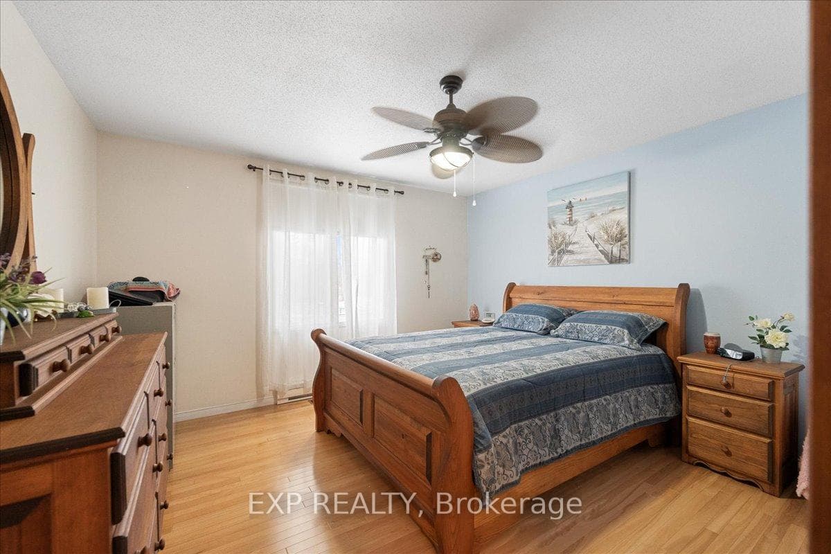 213 Longueuil Street photo 23