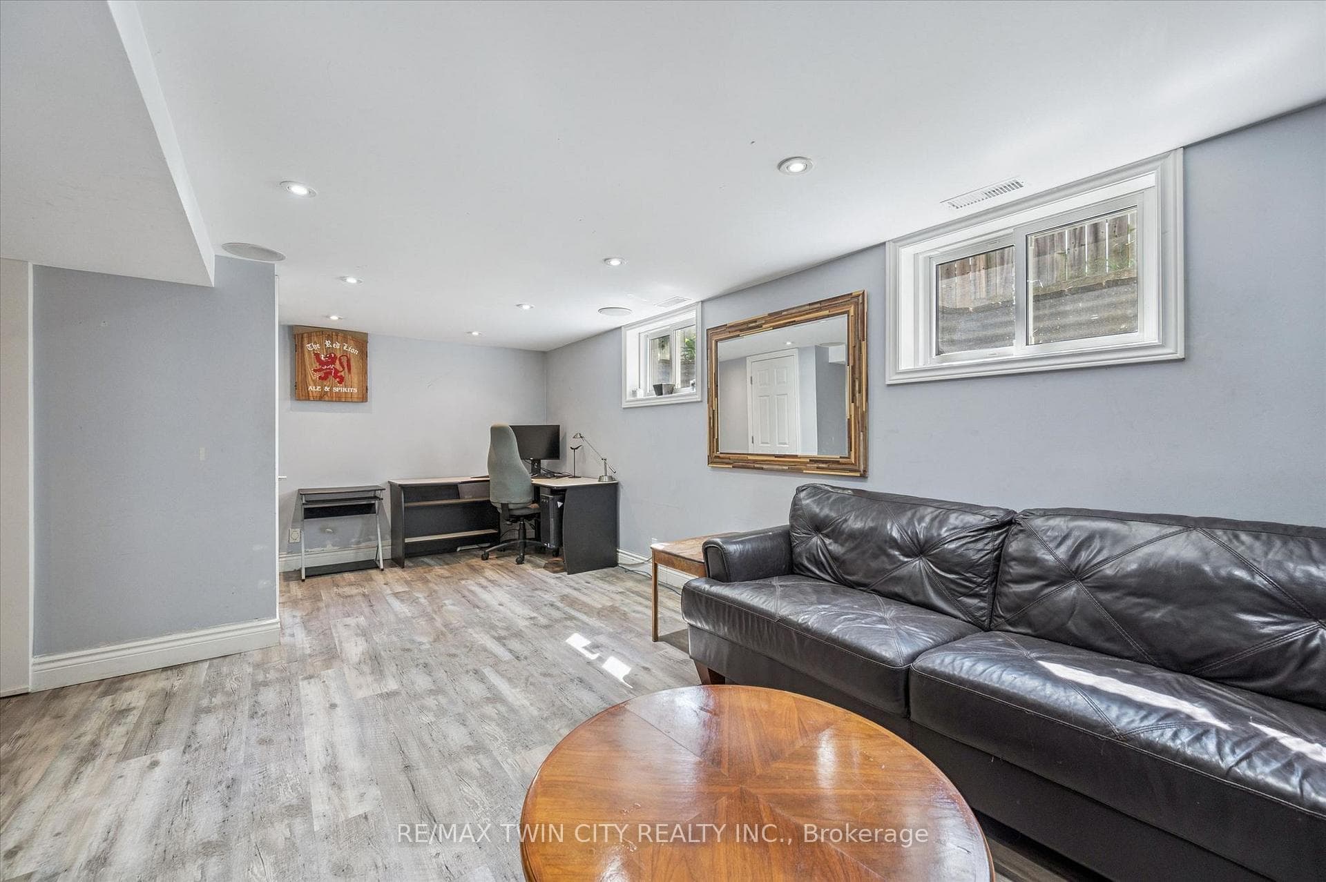 107 Queenston Drive photo 15