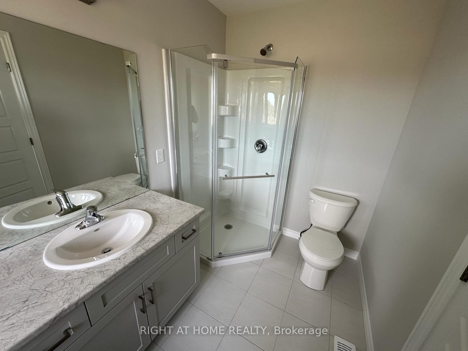 55 Lloyd Davies Way photo 8