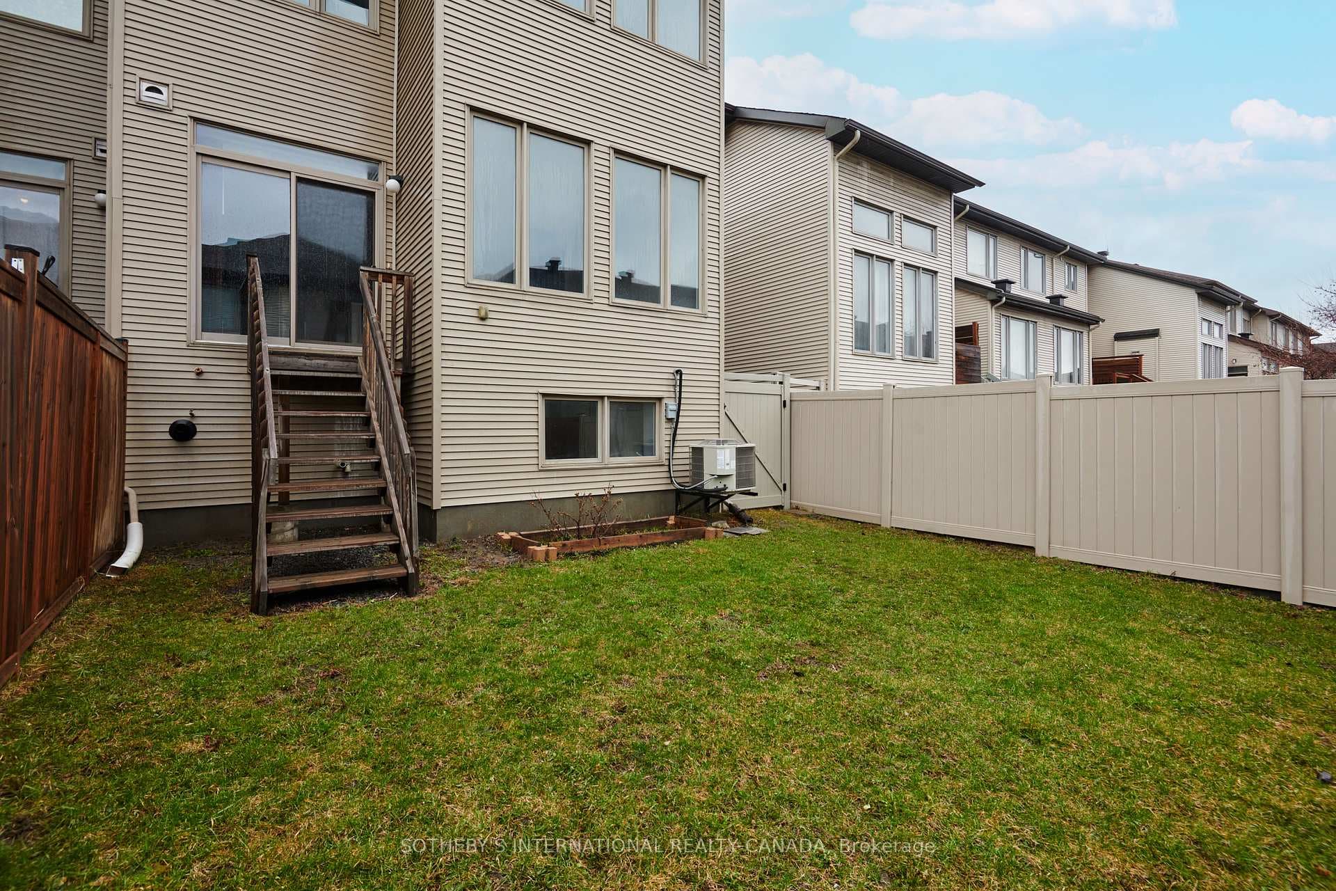116 Popplewell Crescent photo 40