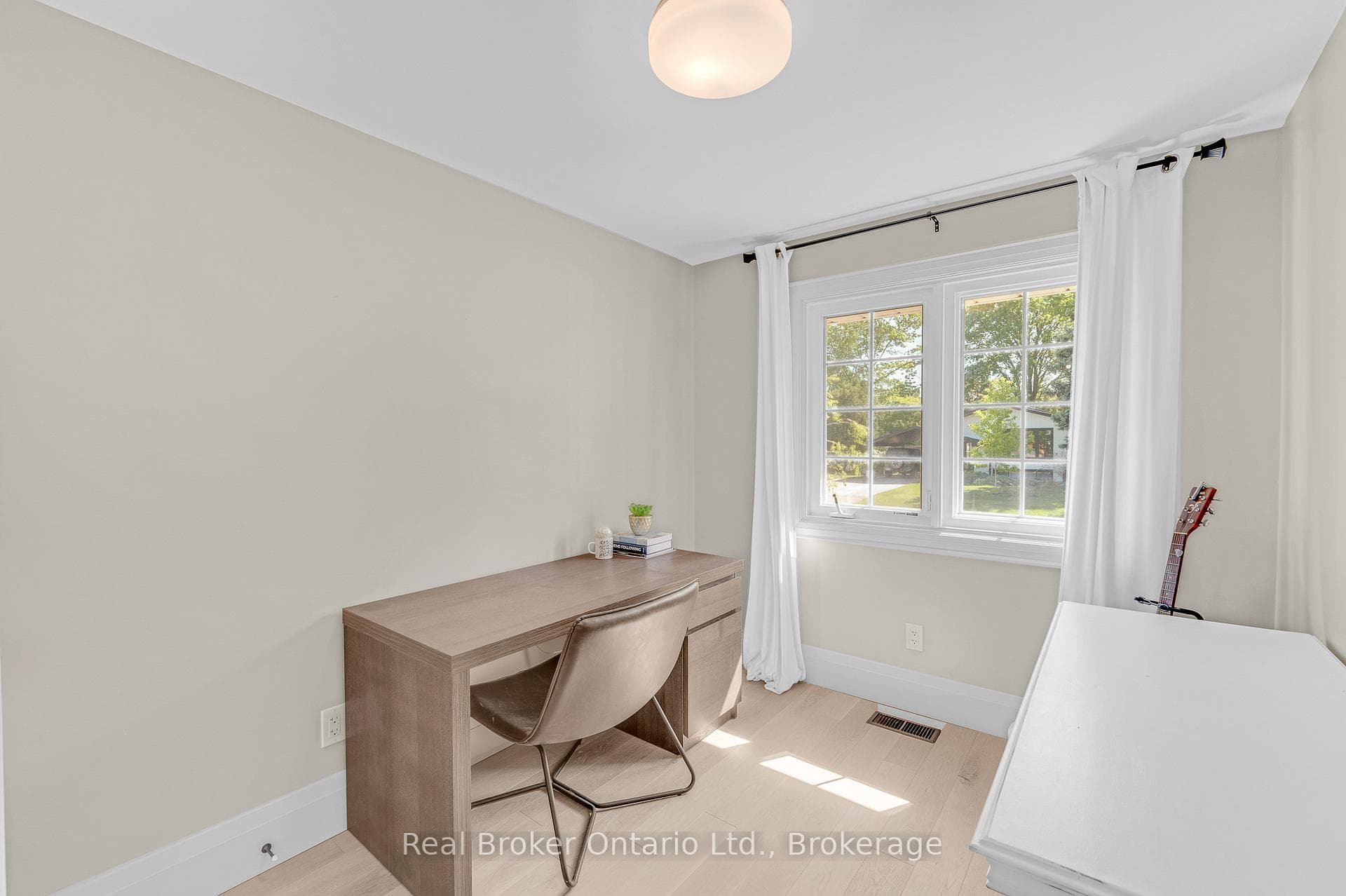 377 Duncombe Drive photo 20