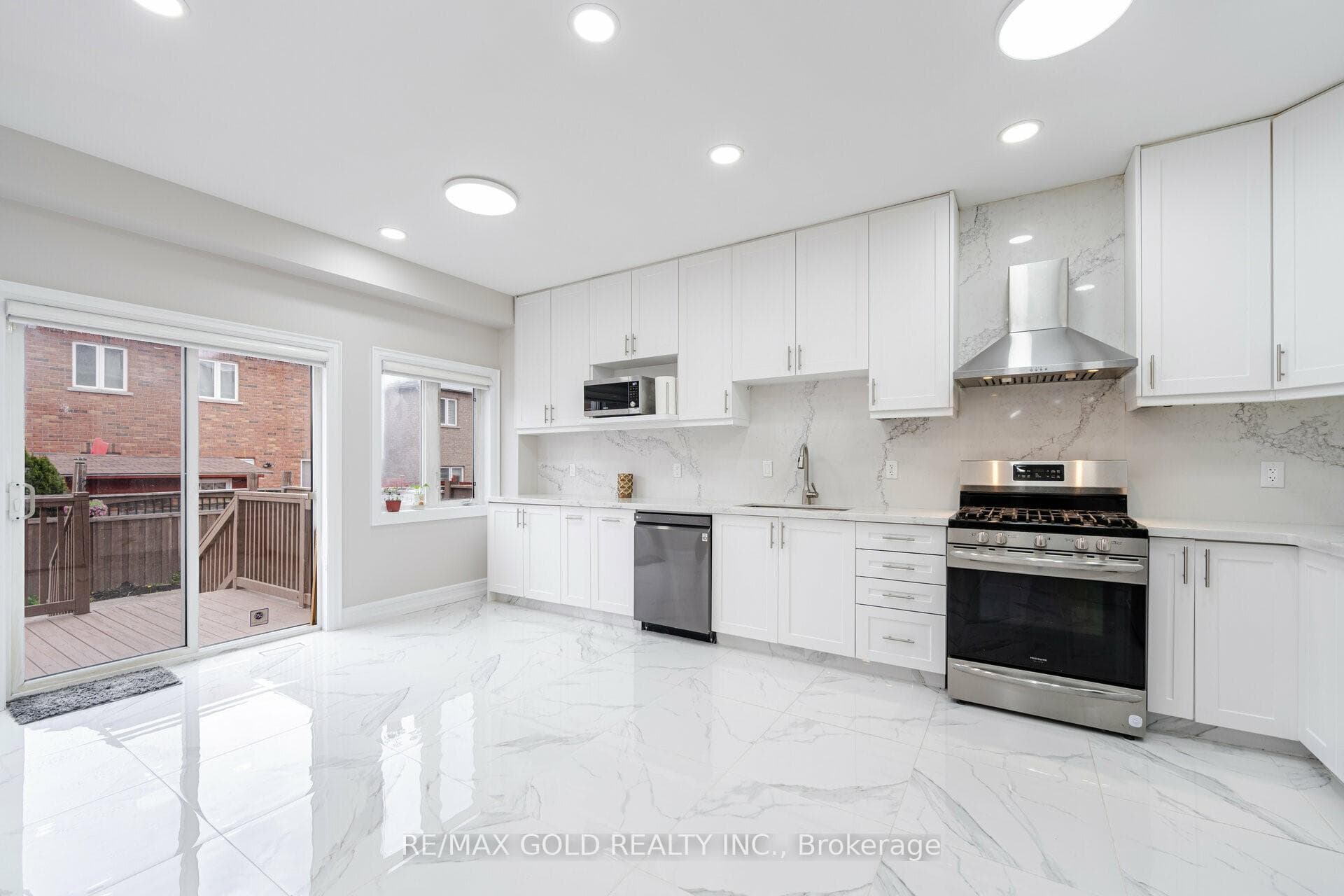 39 Watchman Road photo 8