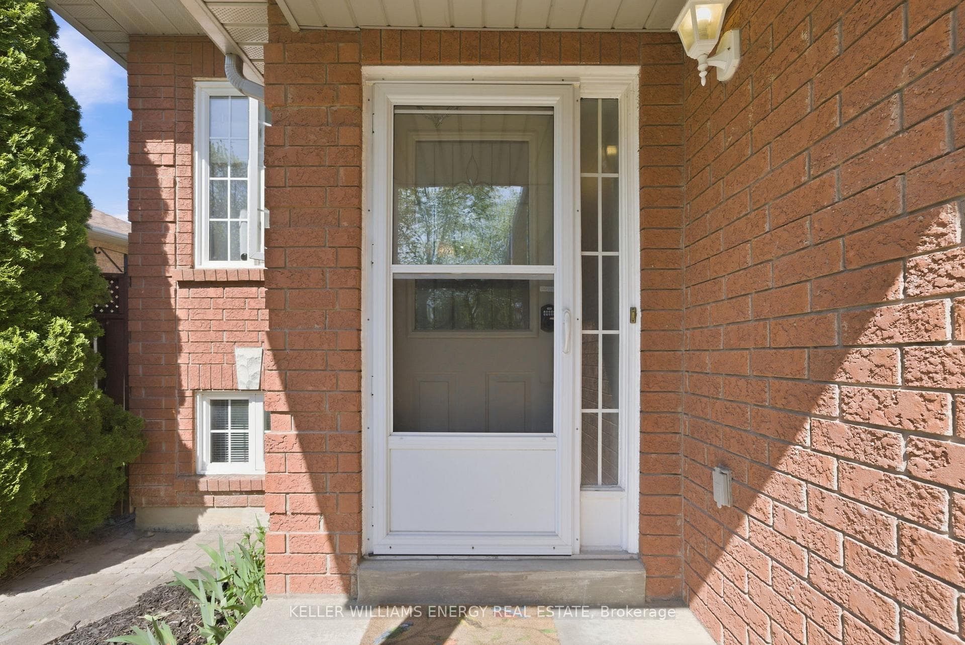 1075 RIDGEMOUNT Boulevard photo 3