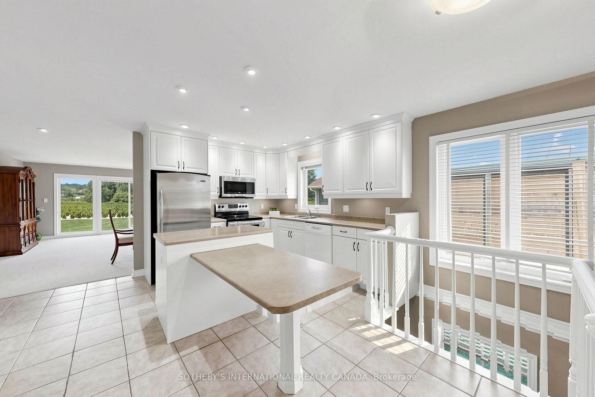 3454 FREDERICK Avenue photo 12