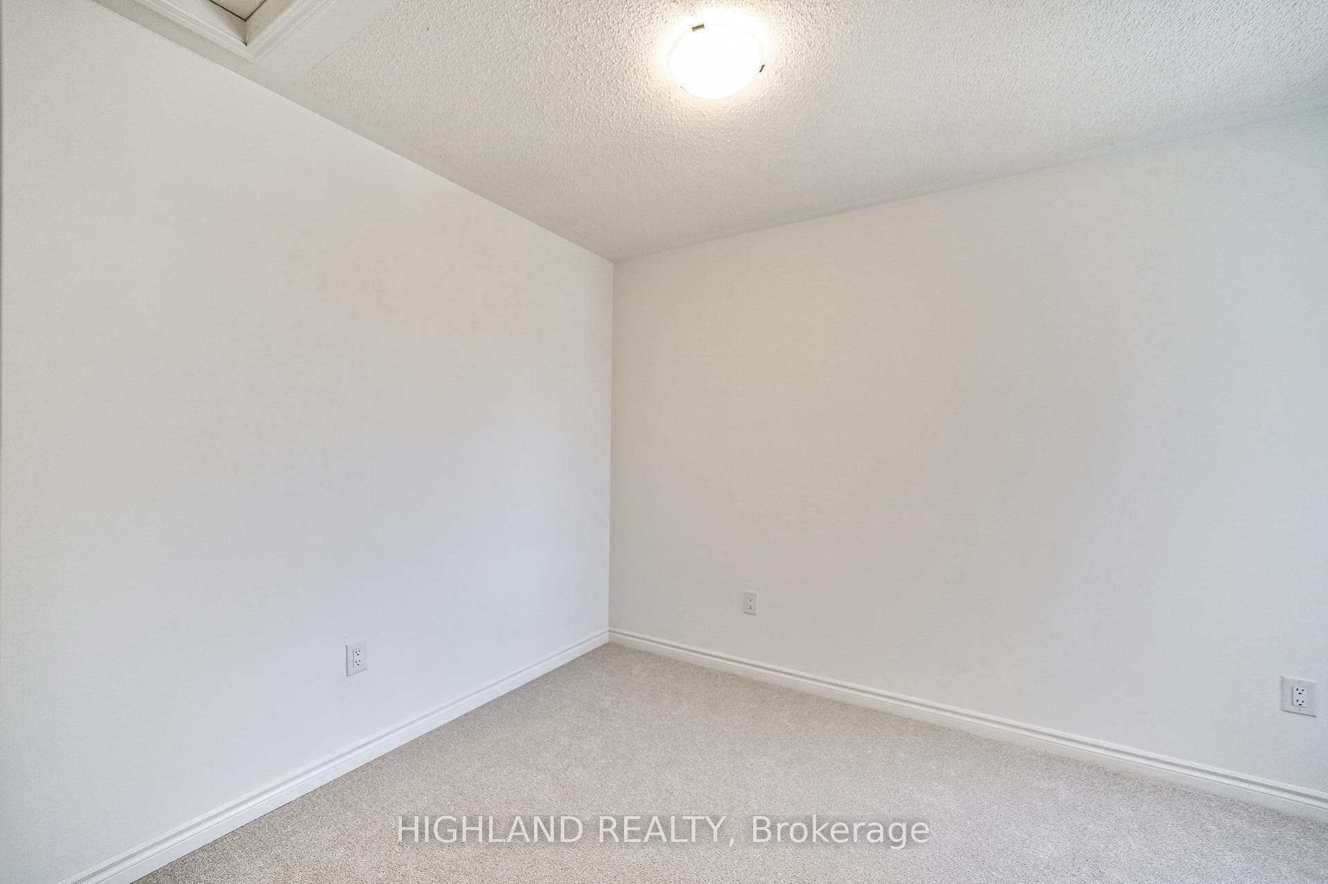 1839 Thames Circle photo 20